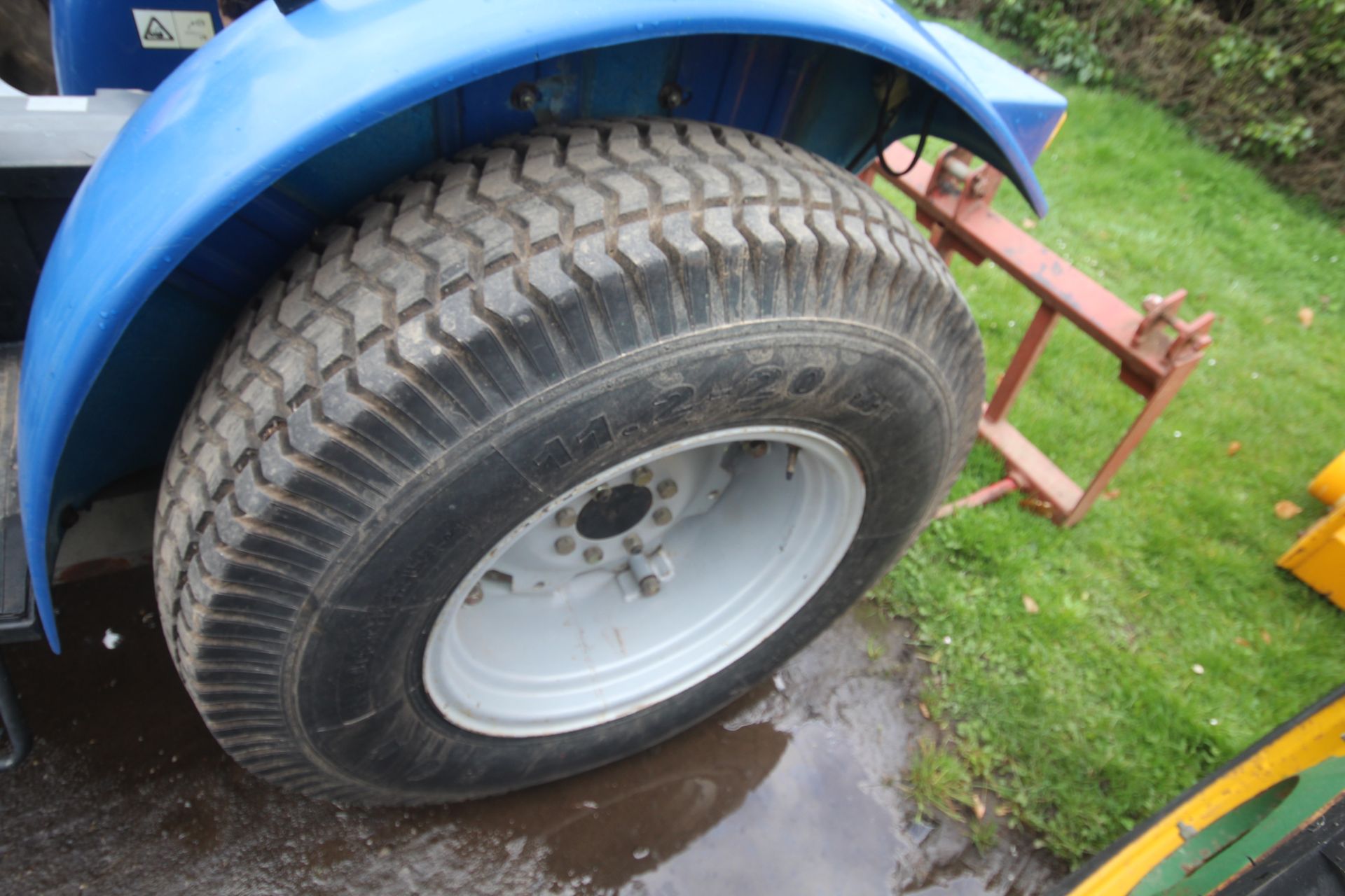 Lenar JL254 II 4WD compact tractor. Turf wheels and tyres. Lenar LDJL245K power loader. With - Image 17 of 39