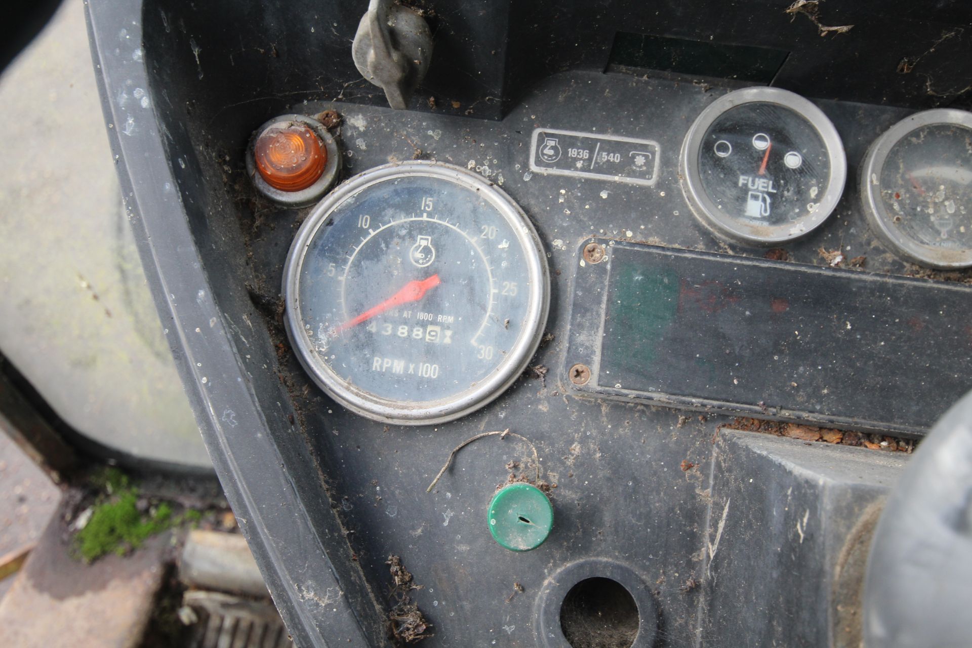 International 248 2WD tractor. Registration SPV 499W. Date of first registration 01/06/1981. Showing - Image 62 of 73