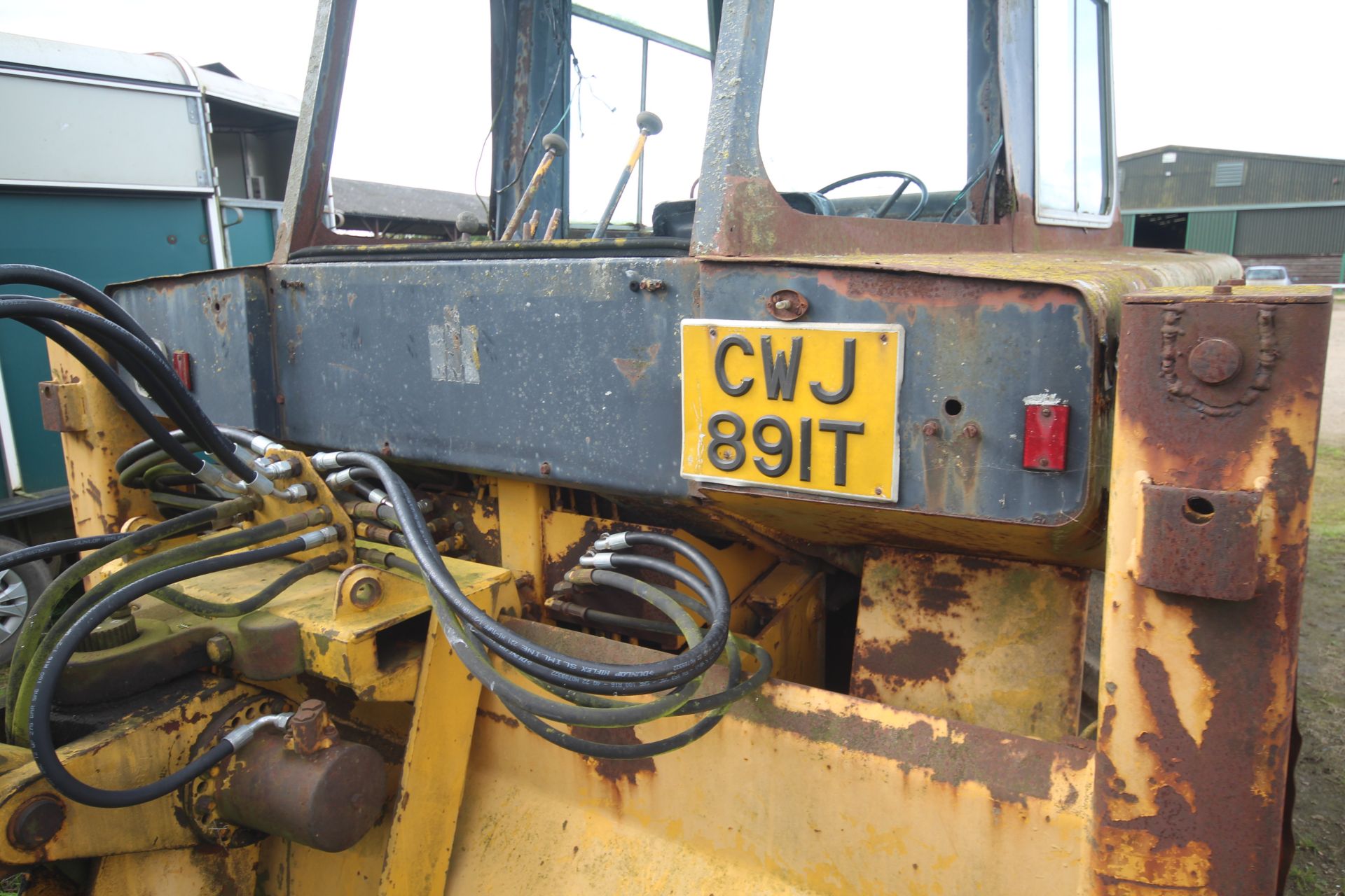 International Harvester 260A 2WD backhoe loader. Registration CWJ 891T (no paperwork). Date of first - Bild 33 aus 104