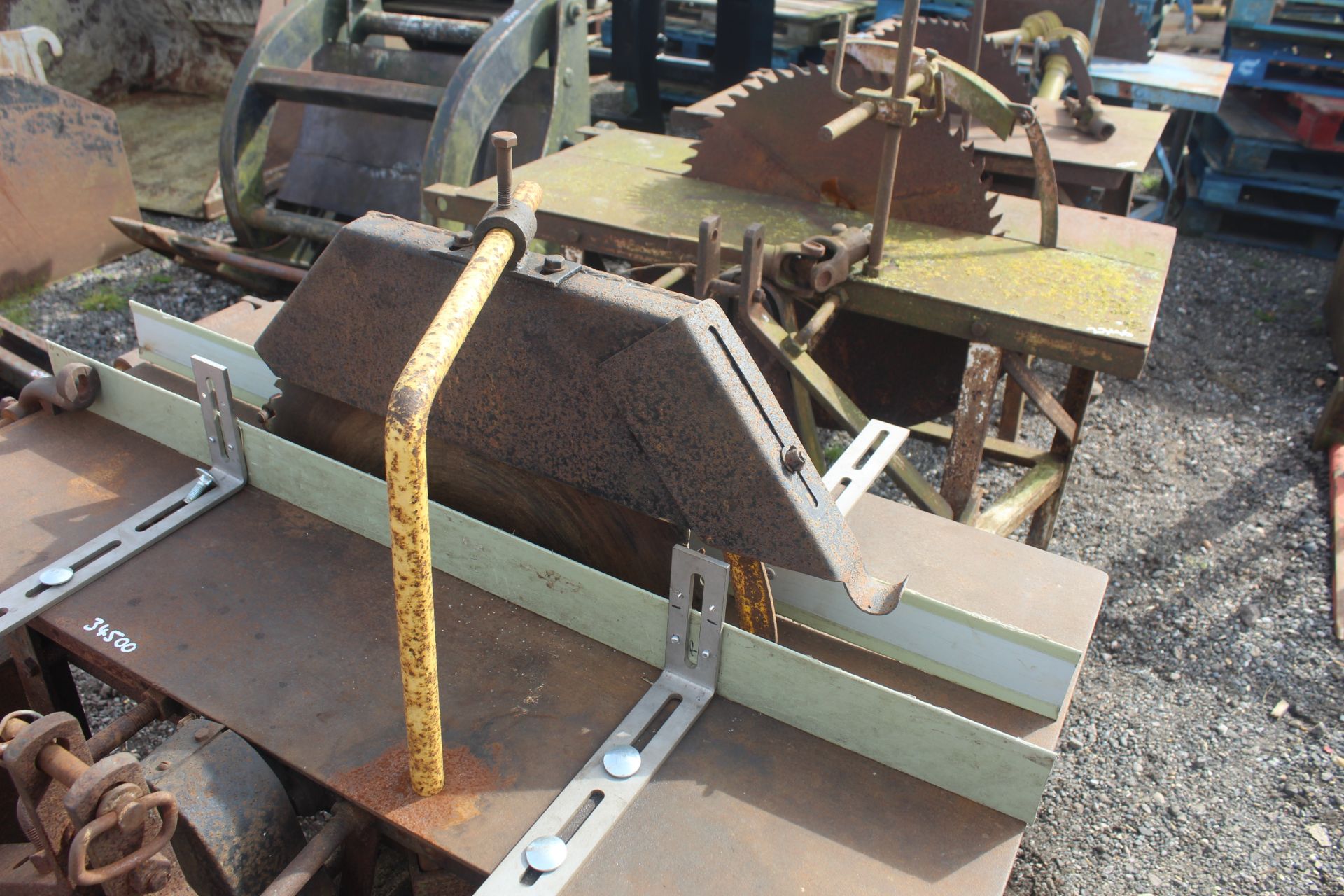 Dening linkage mounted PTO driven saw bench. V - Image 5 of 8