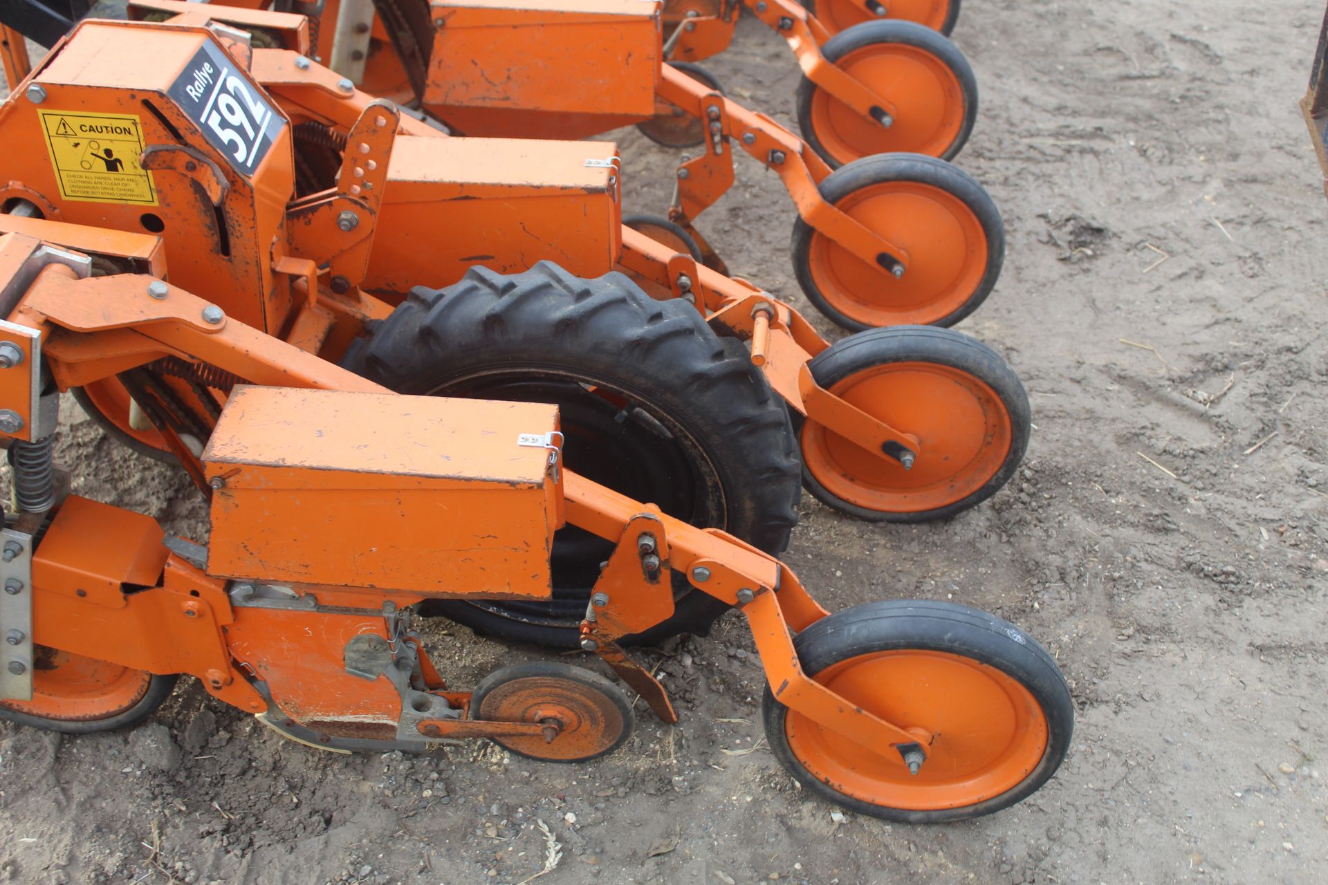 Stanhay Rallye 592 hdraulic folding 12 row beet drill. With bout markers. For spares or repair. V - Bild 12 aus 26
