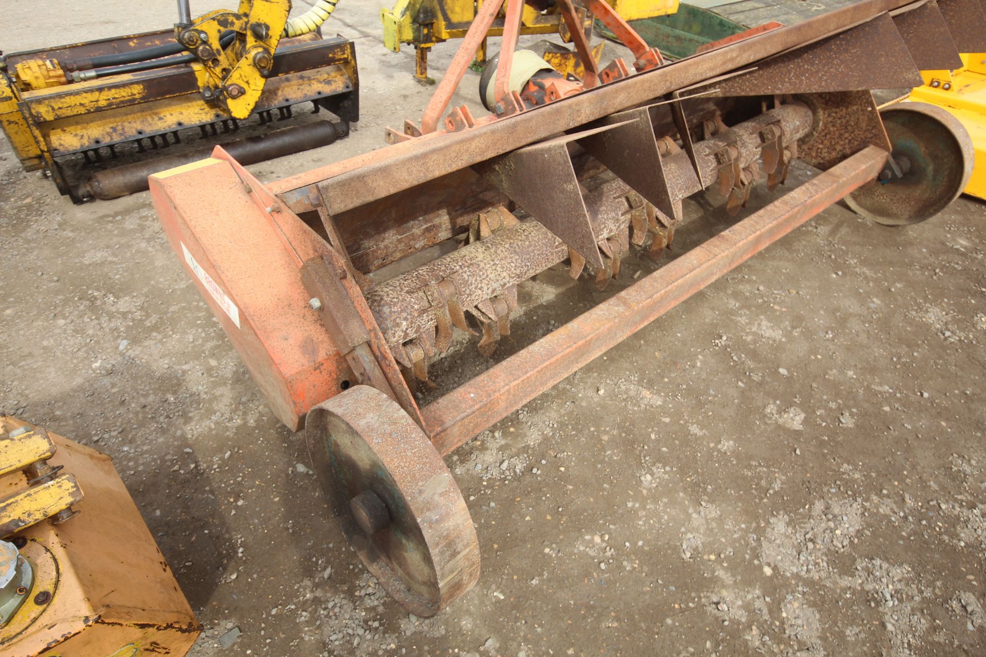 Browns mounted straw chopper. Serial number 21052. Manual held. V - Image 5 of 12