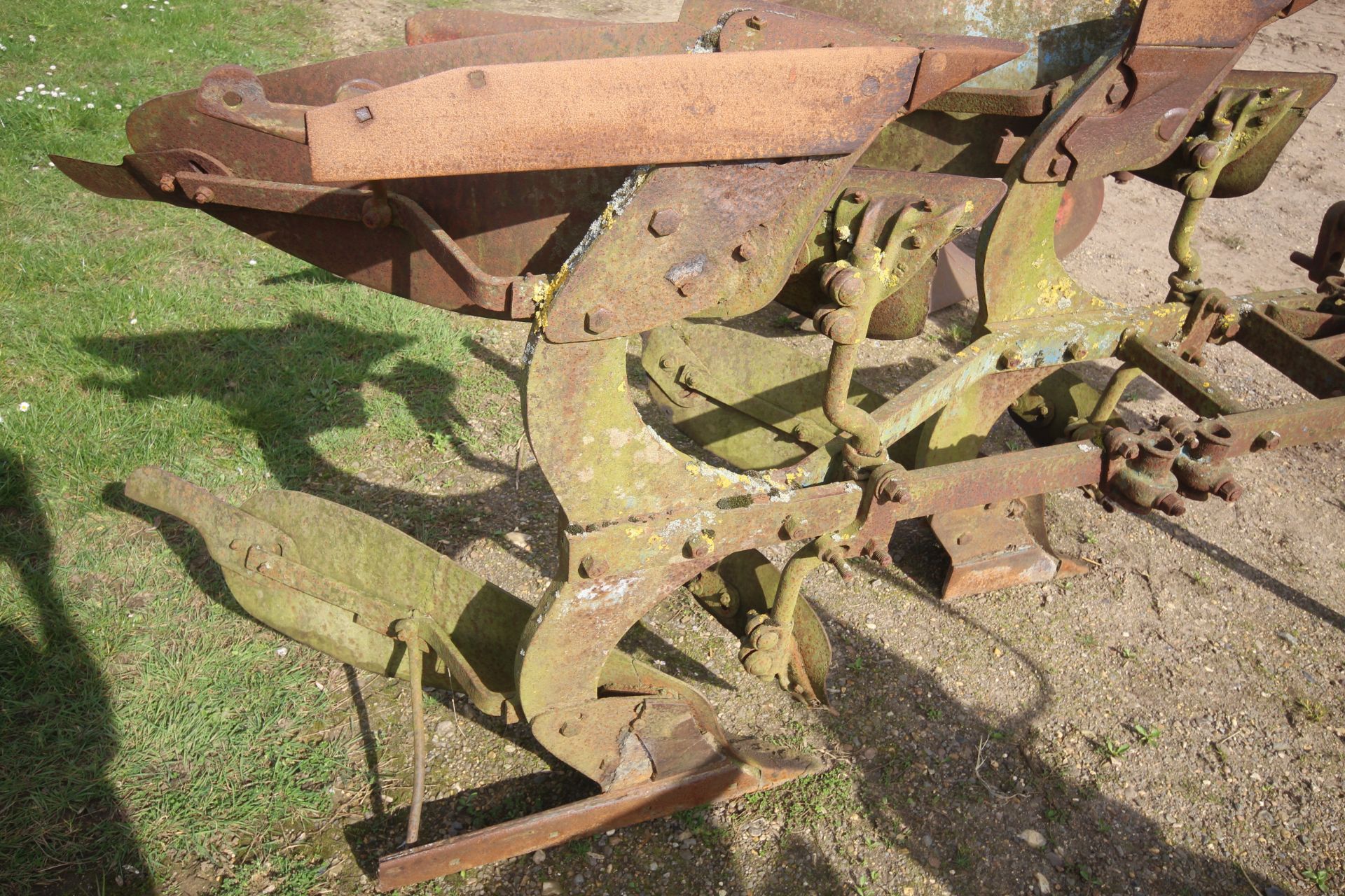 Ransomes TS82 2F reversible plough. V - Image 9 of 10