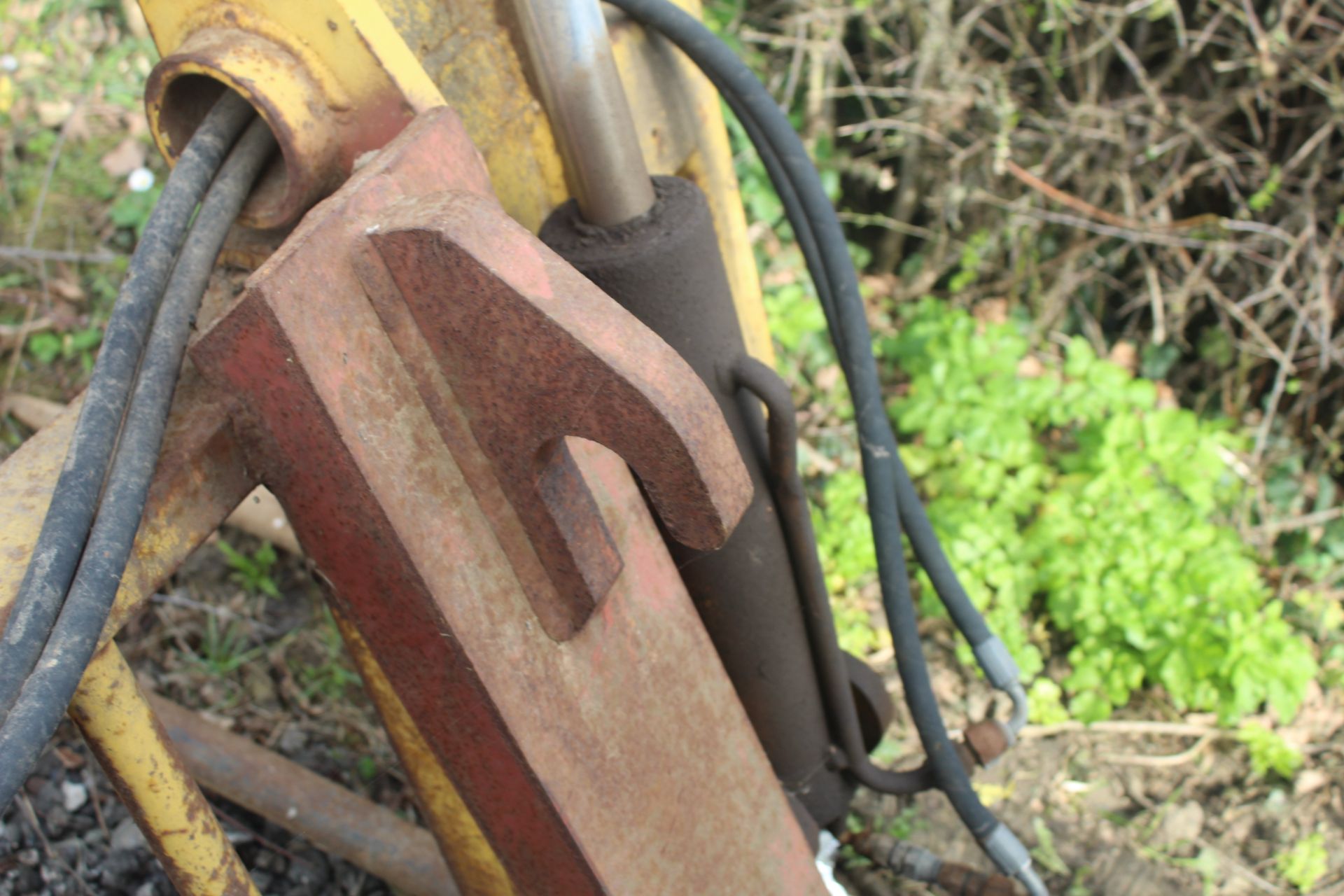 Sanderson muck grab. JCB Q-Fit brackets. - Image 9 of 16