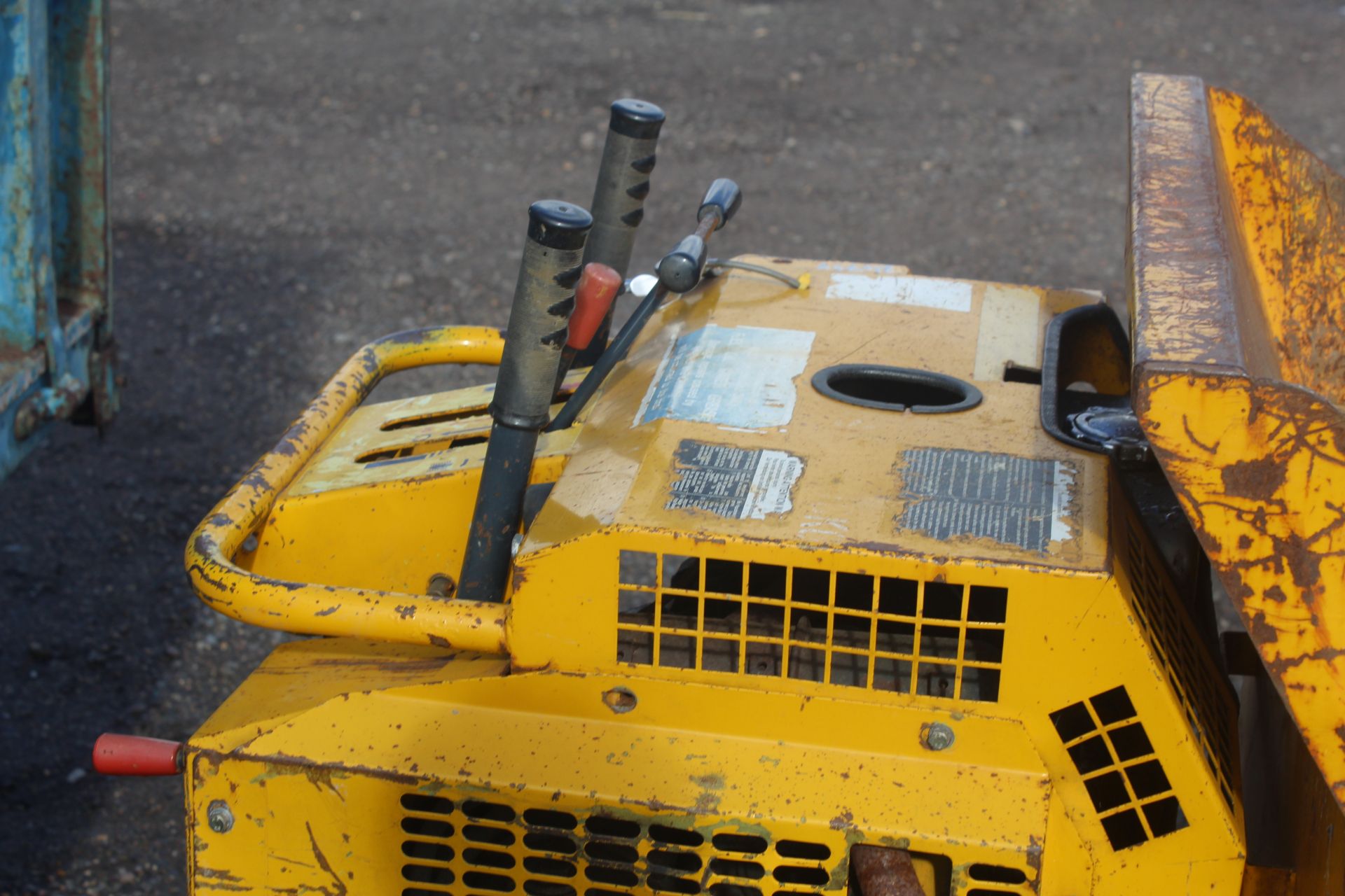 WB06 HighLift tracked pedestrian high tip dumper. 3,318 hours. With Kubota diesel engine. Key held. - Image 21 of 35