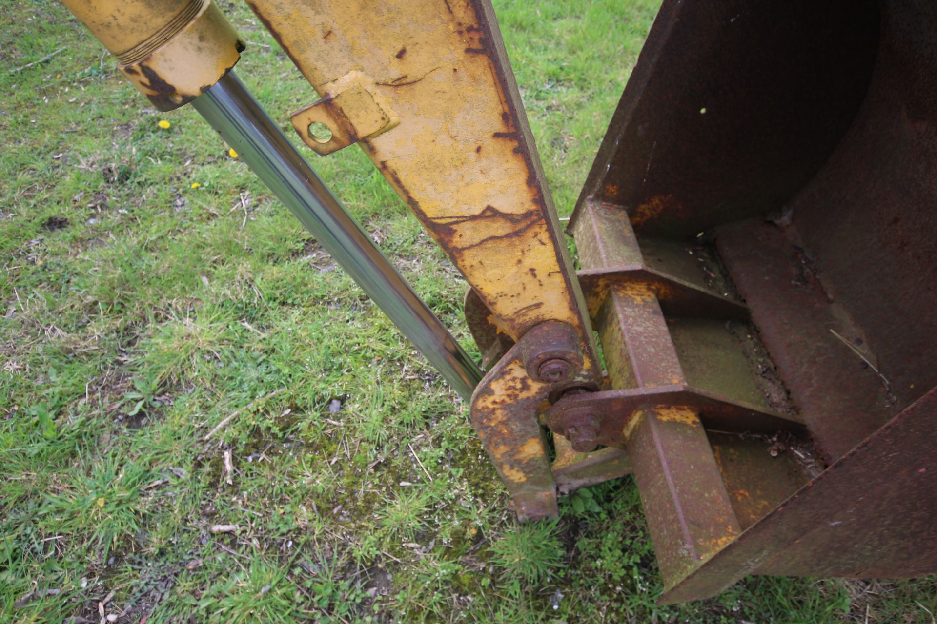 International Harvester 260A 2WD backhoe loader. Registration CWJ 891T (no paperwork). Date of first - Bild 45 aus 104