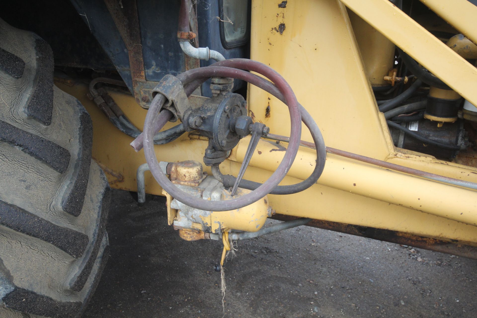 Ford 655 4WD backhoe loader. Registration F829 MVX. Date of first registration 03/10/1988. Showing - Image 24 of 87