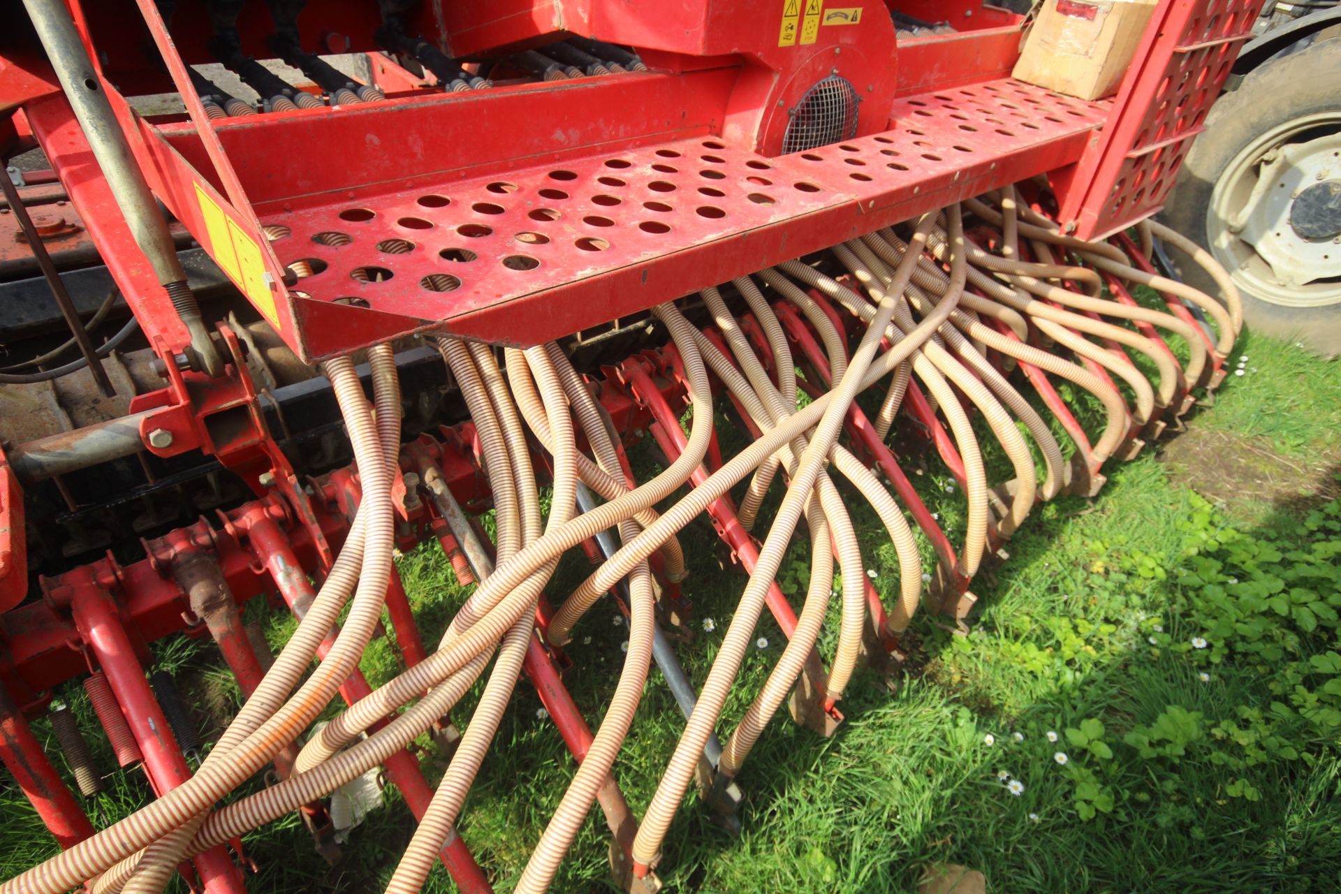 Maschio 4m power harrow. With packer. Piggybacked with Vicon LZ505 Suffolk coulter drill. 1995. With - Image 27 of 52