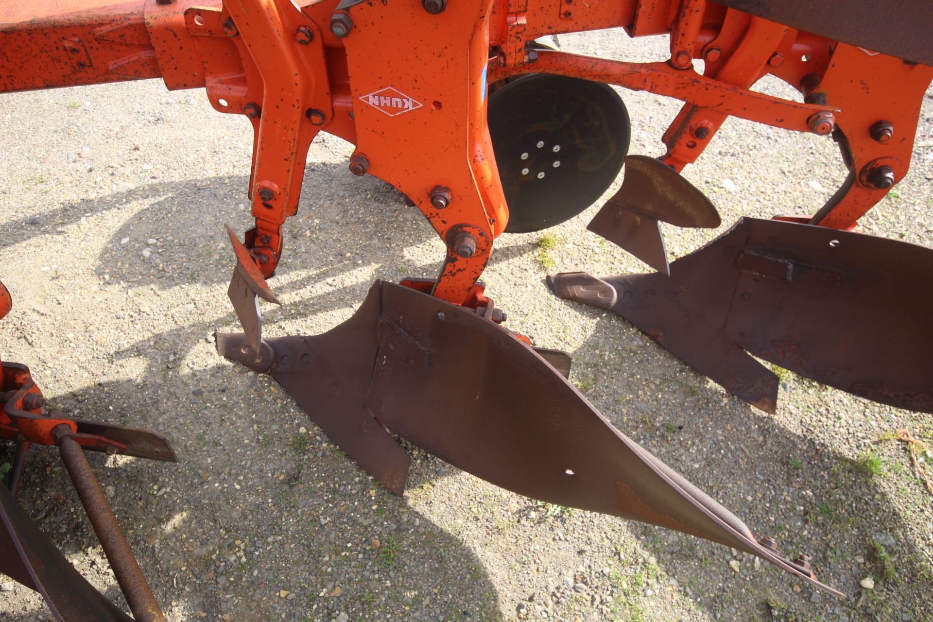 Kuhn Multimaster 121 4+1F reversible plough. Type M121 5ET. Serial number H1985. May 2002. Manual - Image 15 of 26