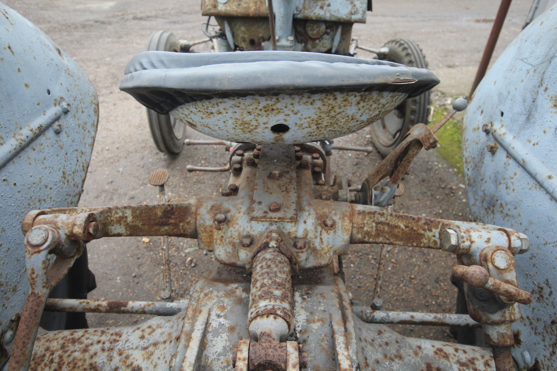 Ferguson TED 20 Petrol/ TVO 2WD tractor. 1953. Serial number 201176. Key held. V - Bild 22 aus 45