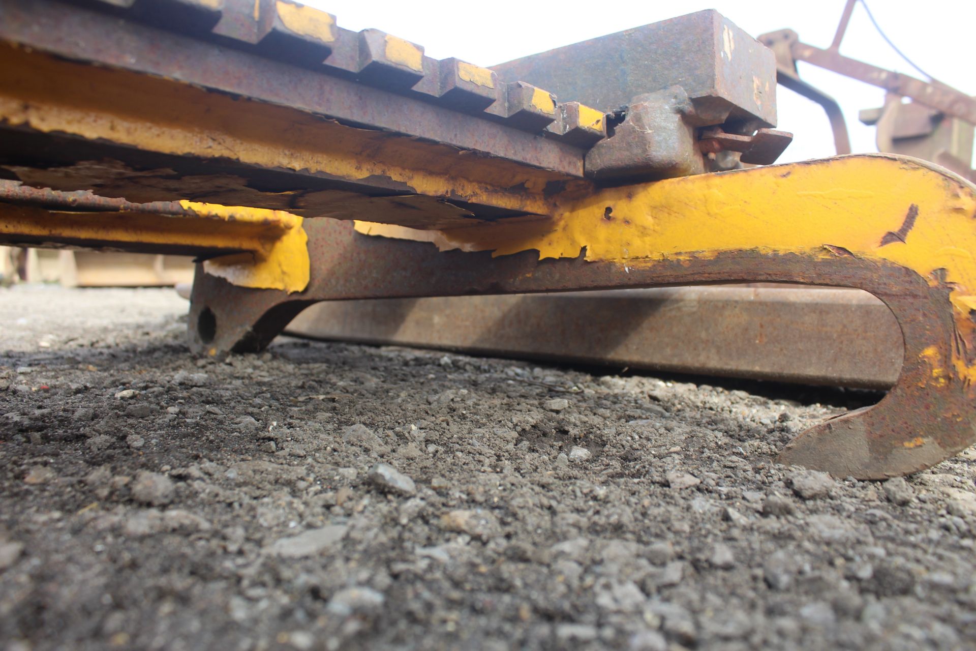 Pallet tines on headstock. JCB Q-Fit brackets. V - Image 4 of 7