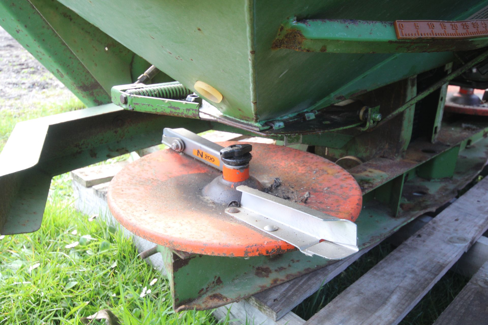 Amazon ZA-U 1001 12m twin disc fertiliser spreader. For sale due to retirement. V - Bild 13 aus 19