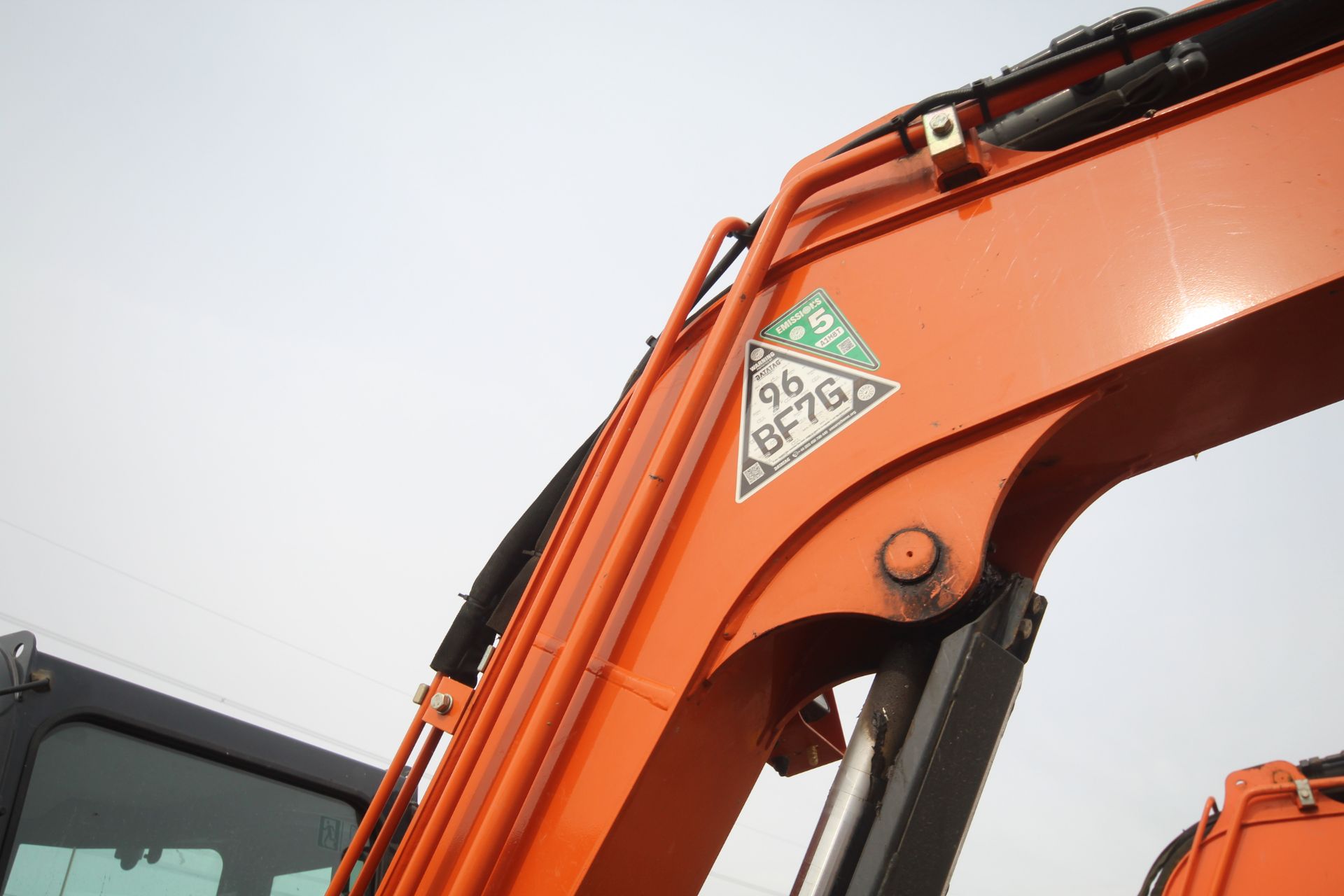 Hitachi ZX55U-6 CLR 5.5T rubber track excavator. 2022. 757 hours. Serial number HCMAEQ50H00061201. - Image 11 of 71