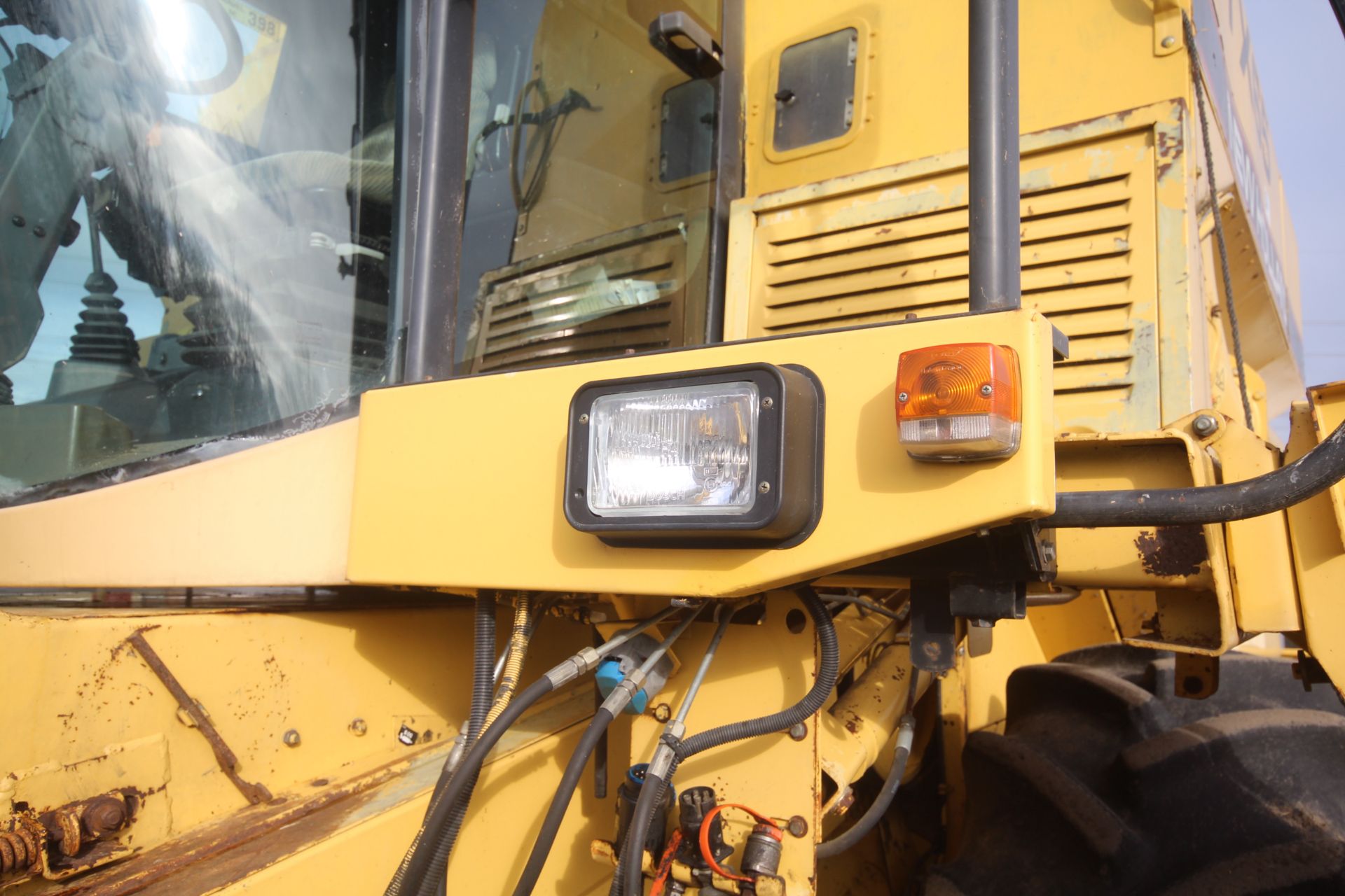 New Holland TX65 5 straw walker combine harvester. Registration N887 SKS. Date of first registration - Image 19 of 163