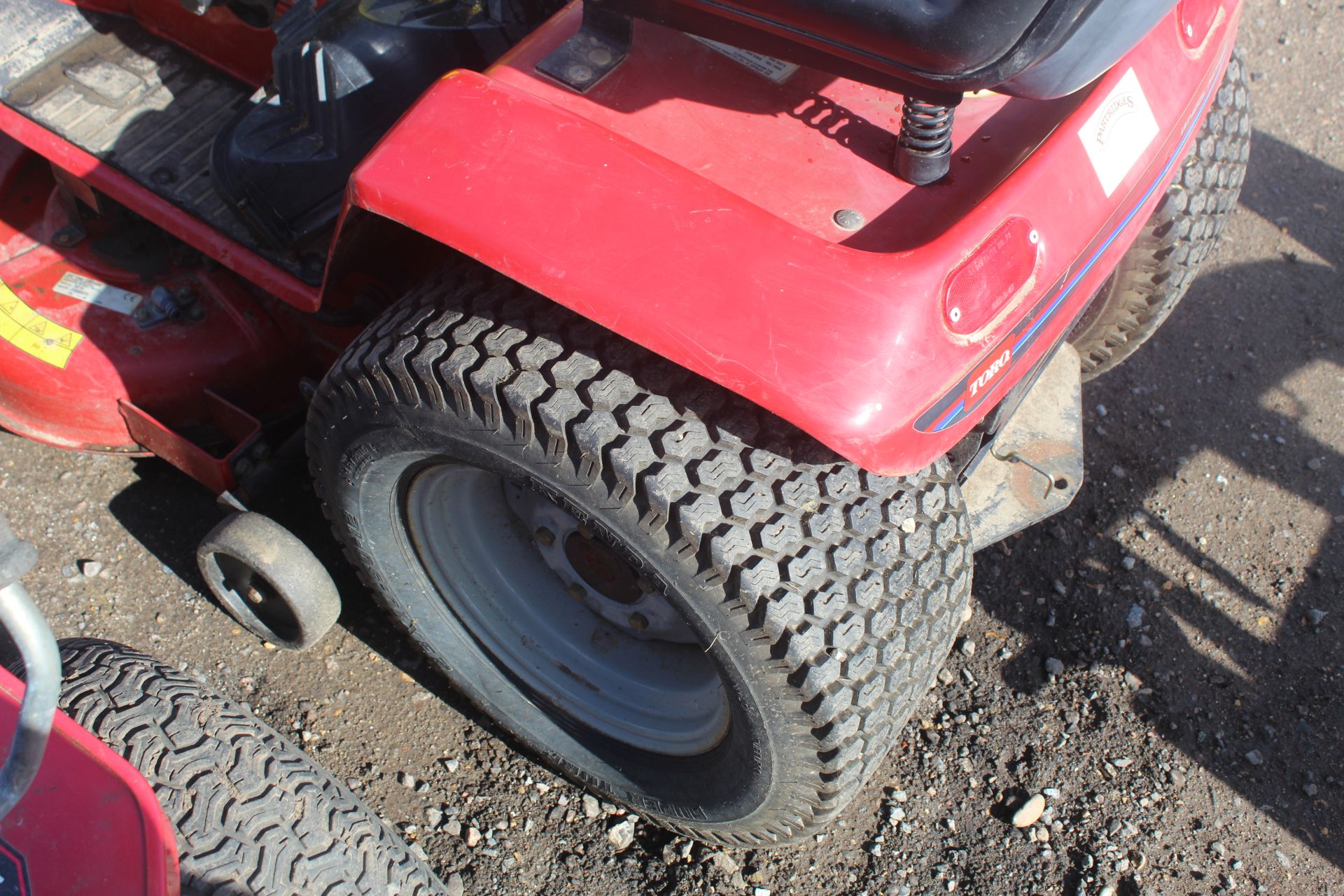 Wheel Horse Toro 38in ride-on mower. Key, Manual held. V - Image 15 of 22