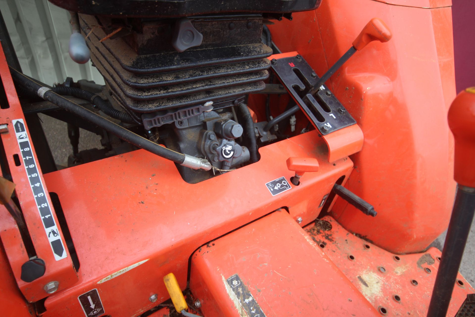 Kubota L3200 4WD compact tractor. Registration AY15 CYZ. Date of first registration xx/xx/2015. - Image 15 of 30