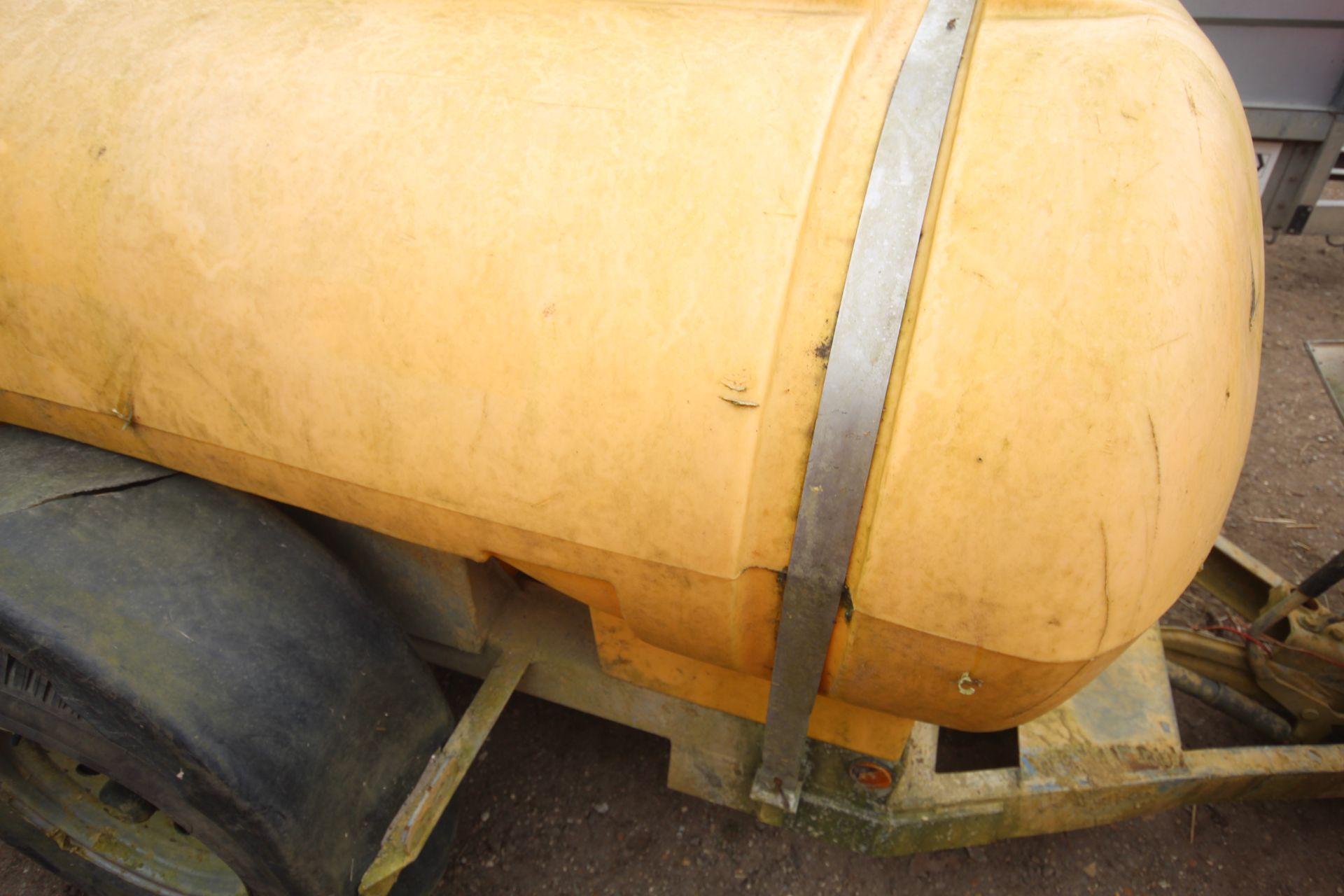 1,000L single axle fast tow water bowser. V - Image 5 of 23