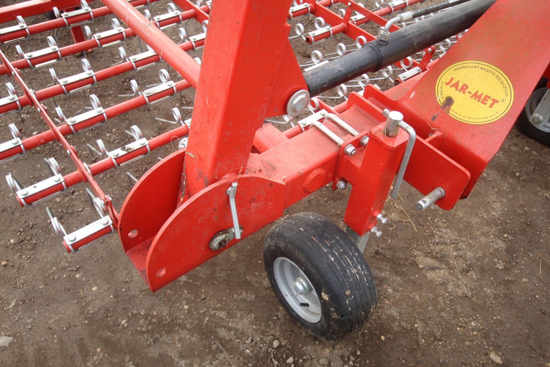 Jarmet 6m hydraulic folding grass harrow. - Image 15 of 16