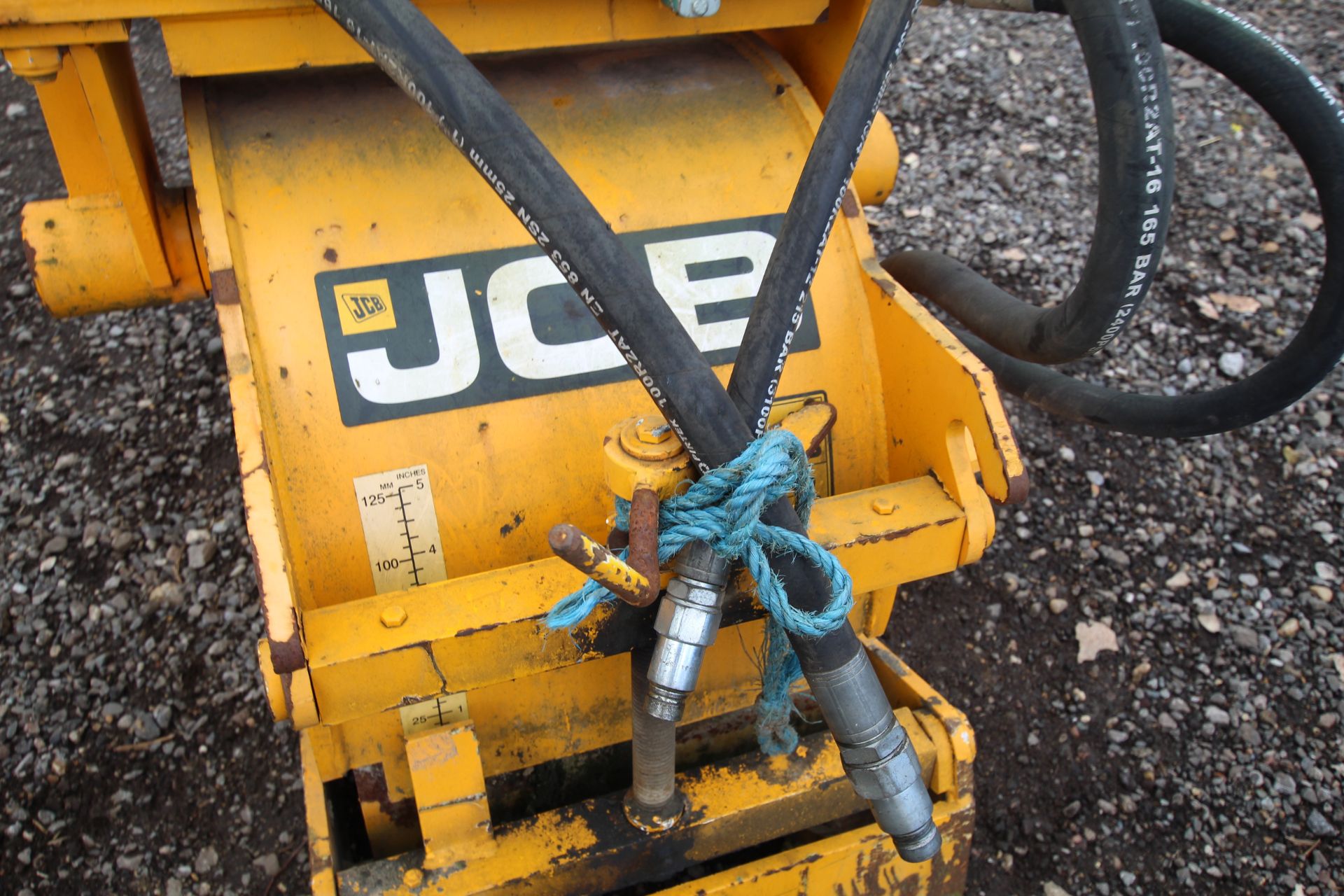 JCB digger mounted Patch Planer. With asphalt pick - Image 6 of 11