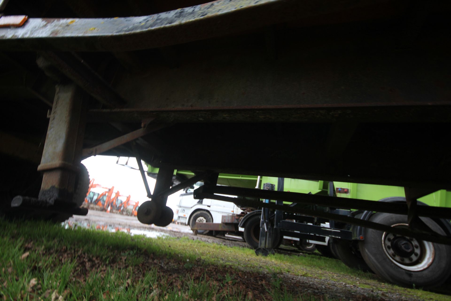 40ft twin axle straw trailer. With dolly and metal floor. V - Image 13 of 42