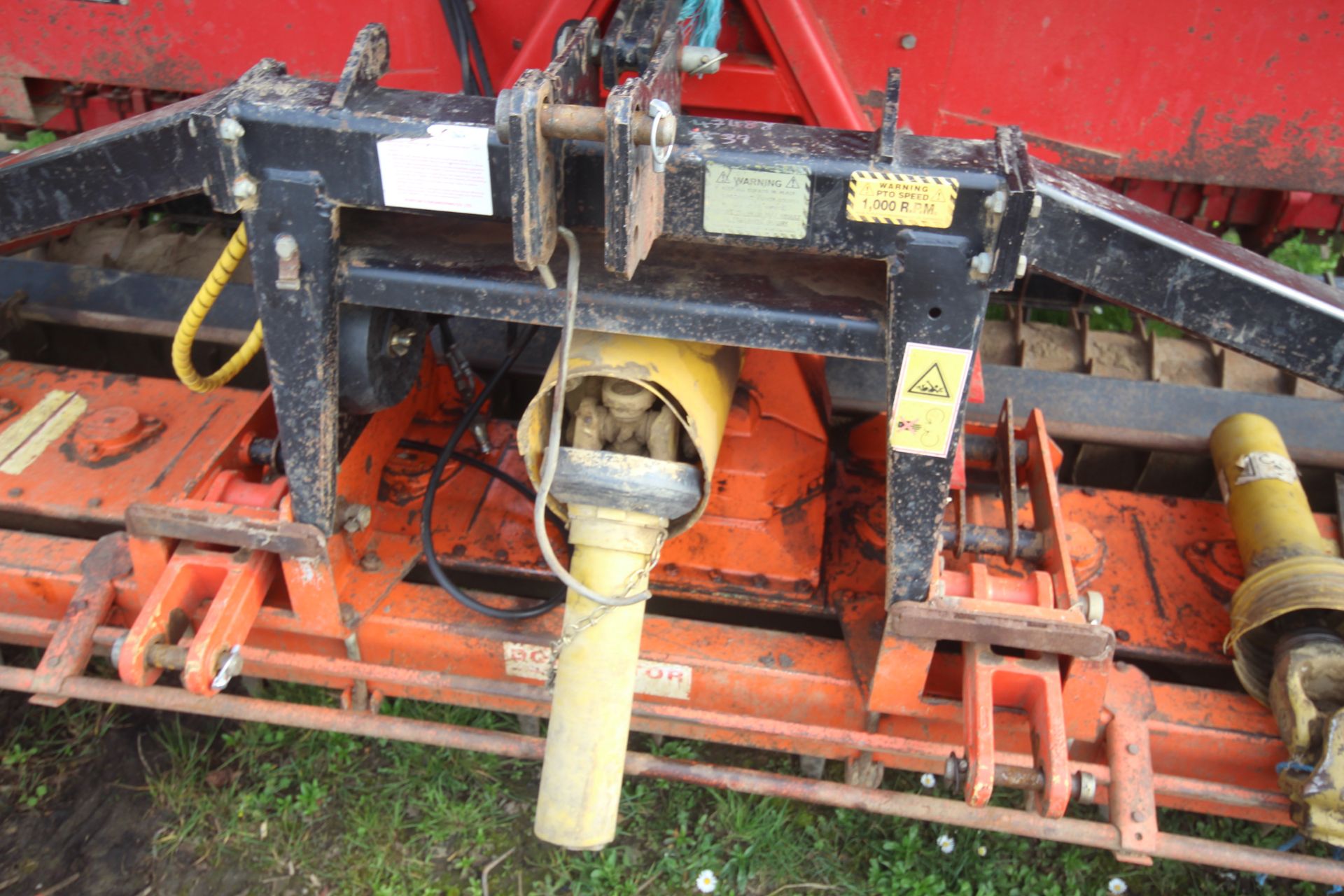 Maschio 4m power harrow. With packer. Piggybacked with Vicon LZ505 Suffolk coulter drill. 1995. With - Image 2 of 52