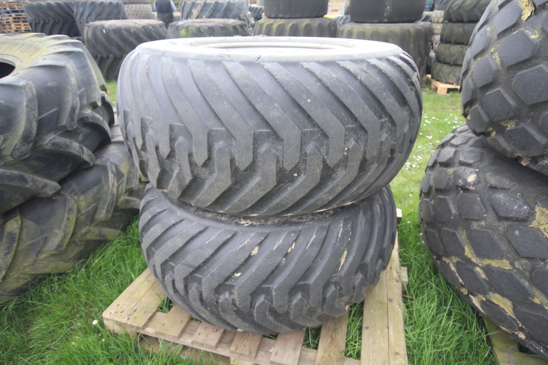 Set of turf wheels and tyres. Comprising 23.1-26 r - Image 4 of 10