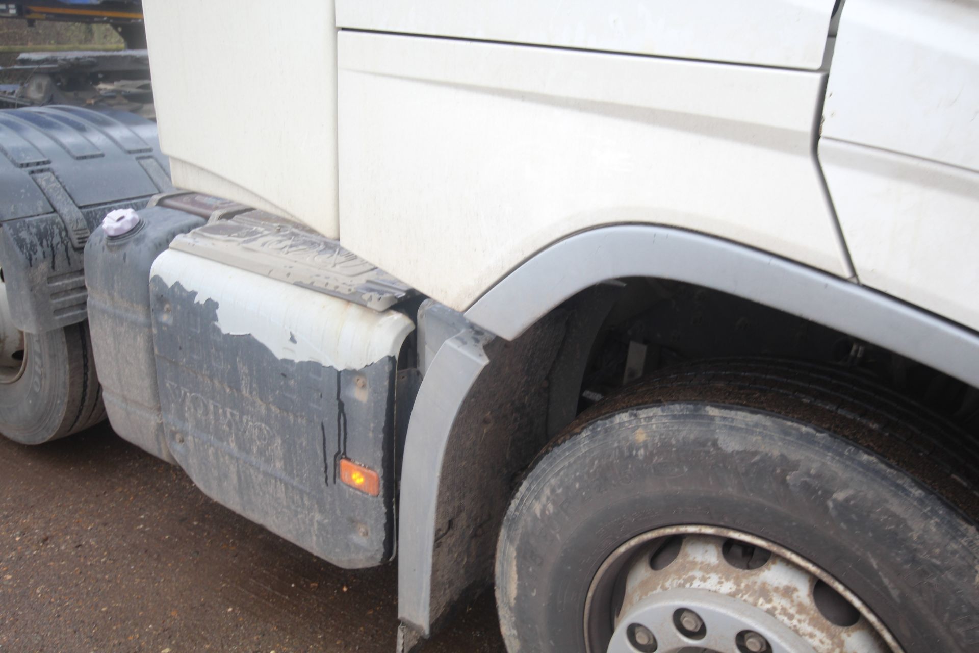 Volvo FH 460 6x2 Euro-6 auto mid-lift 44T unit. Registration WV15 VVX. Date of first registration - Image 9 of 83