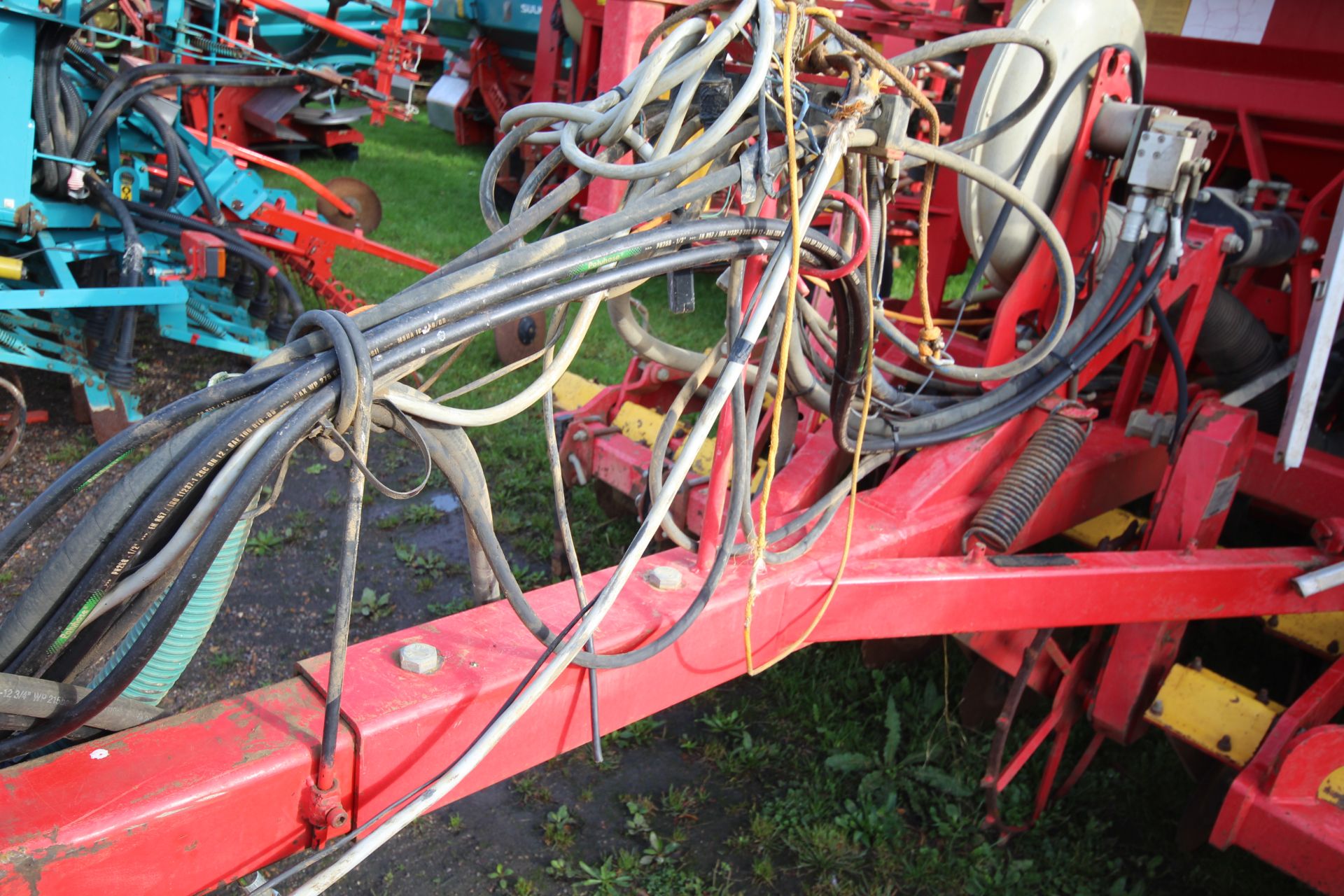 Vaderstad Rapid 400F 4m System Disc drill. With smooth tyre packer, front packer and spares. Control - Image 9 of 56