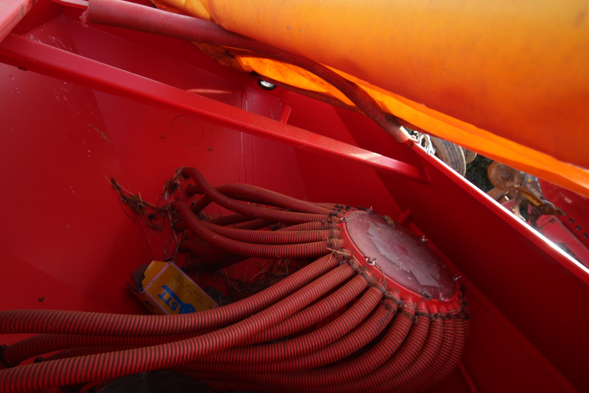 Vaderstad Rapid 400F 4m System Disc drill. With smooth tyre packer, front packer and spares. Control - Image 51 of 56