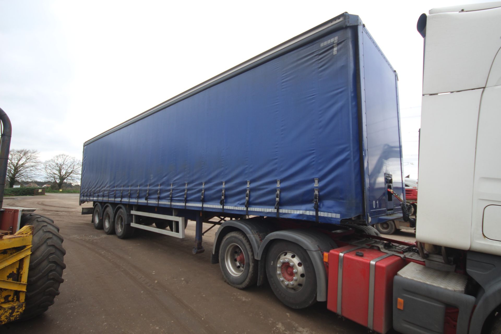 **CATALOGUE CHANGE** Montracon 39T 13.7m tri-axle curtain-side trailer. Registration C224538. Date - Image 2 of 74