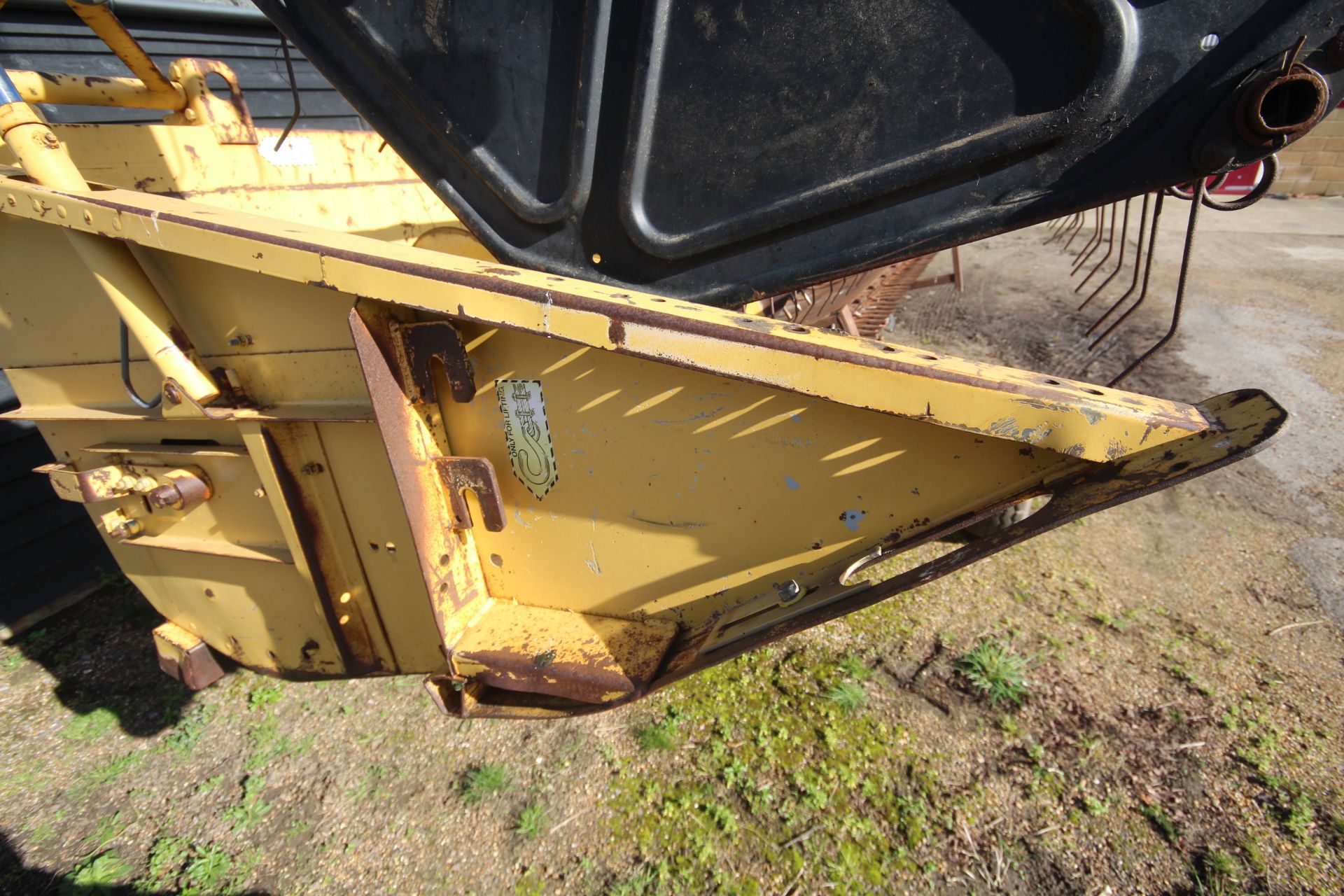 New Holland TX65 5 straw walker combine harvester. Registration N887 SKS. Date of first registration - Image 142 of 163