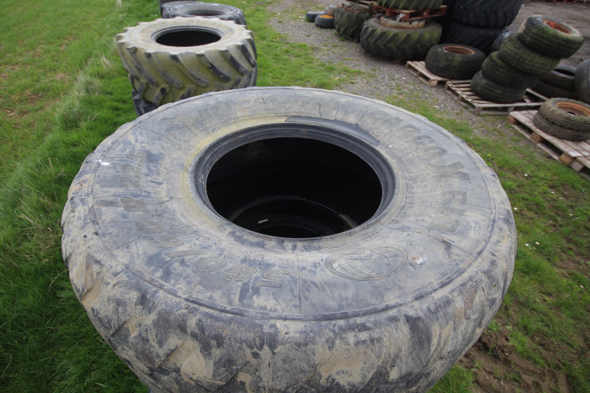 3x Michelin Cargo X-Bib 560/60R22.5 tyres. V - Bild 3 aus 4