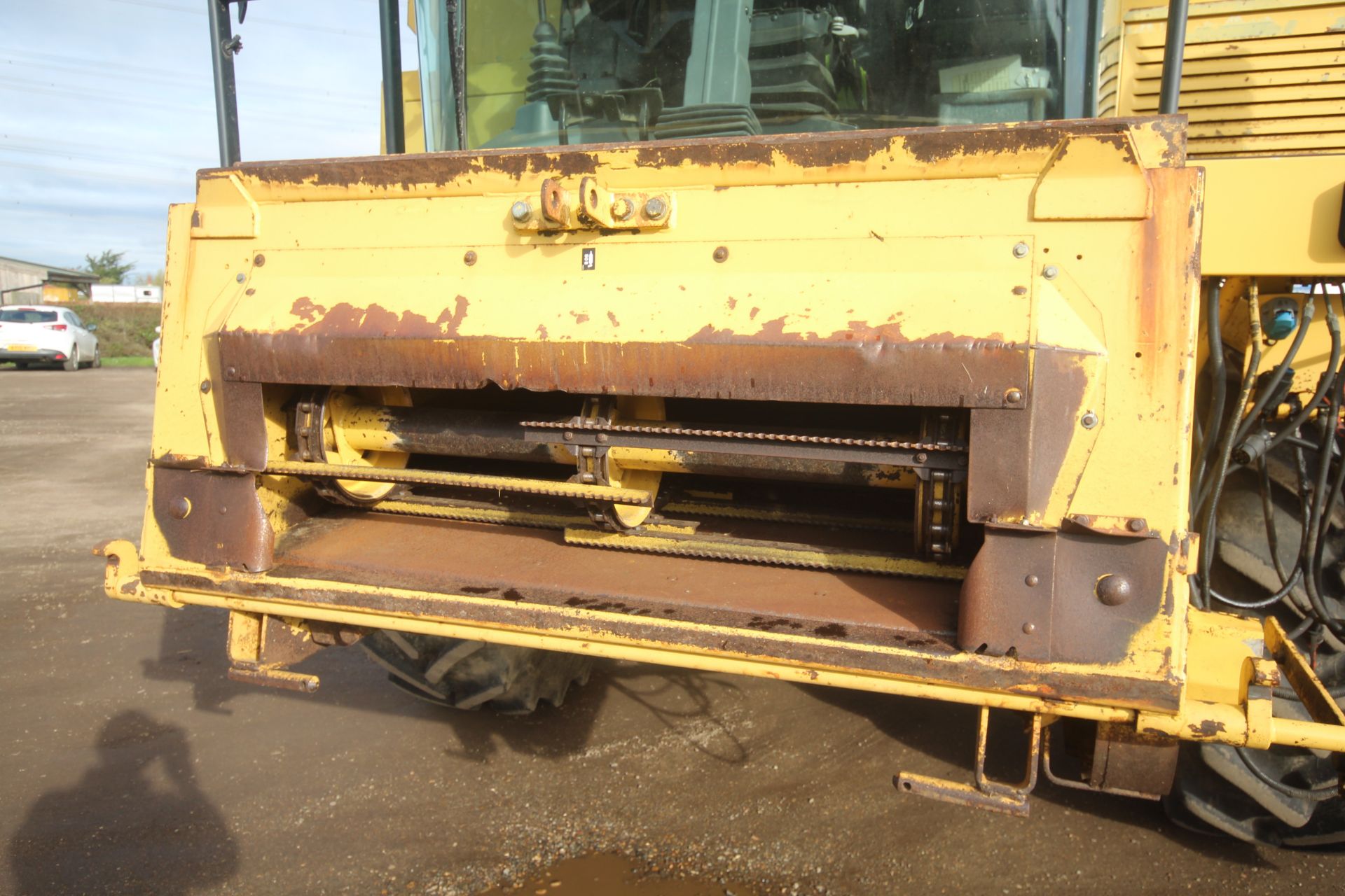 New Holland TX65 5 straw walker combine harvester. Registration N887 SKS. Date of first registration - Image 10 of 163