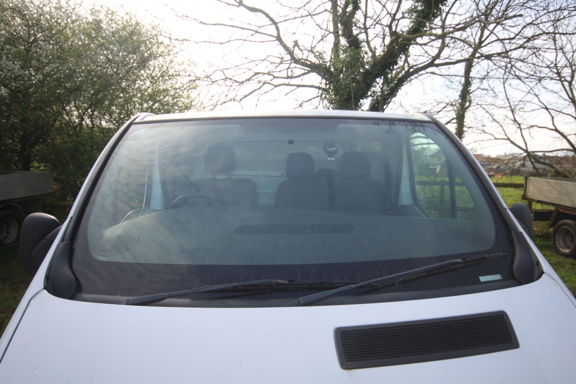 Renault Traffic 2700 2L diesel manual van. Registration AE58 DZW. Date of first registration 22/09/ - Image 7 of 50