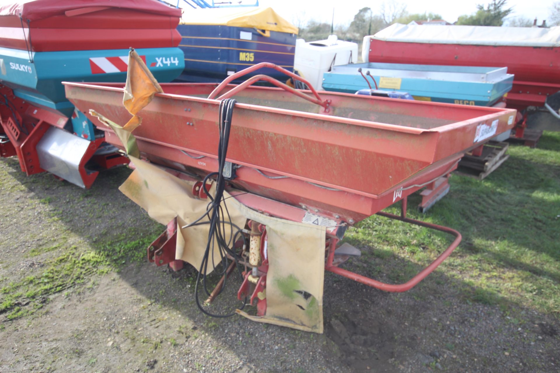 Lely Superbowl 24 twin disc fertiliser spreader. V