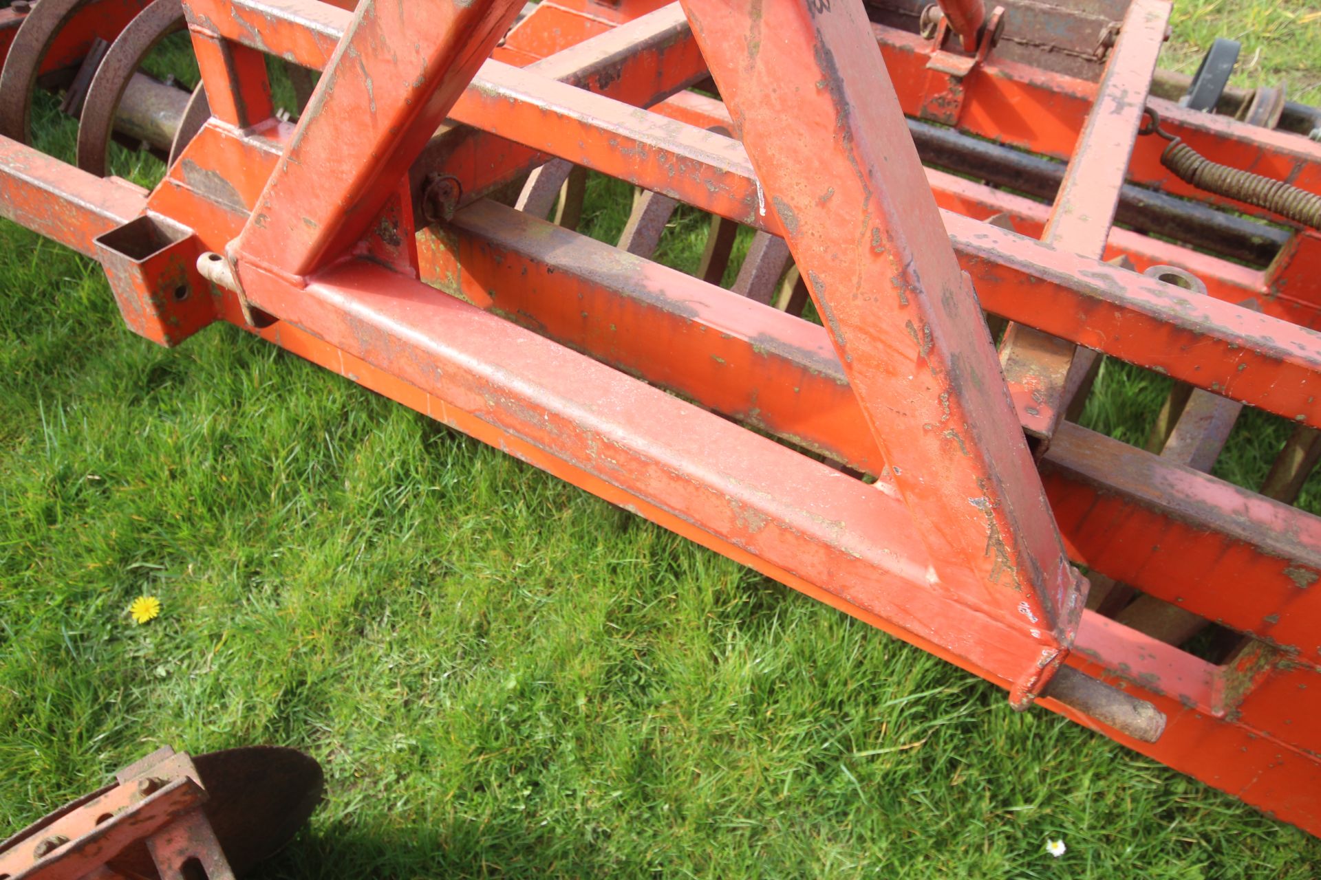 FarmForce 3m front mounted Flexicoil press. With leading tines. From a local Deceased estate. - Image 3 of 12