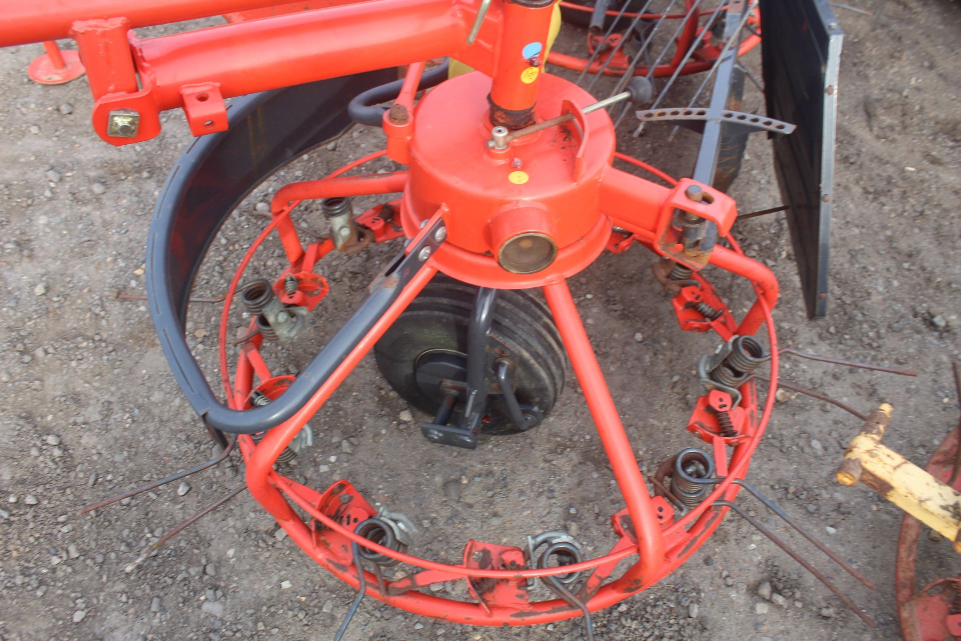 Kuhn Haybob 360. 2011. Owned from new. V - Image 9 of 20