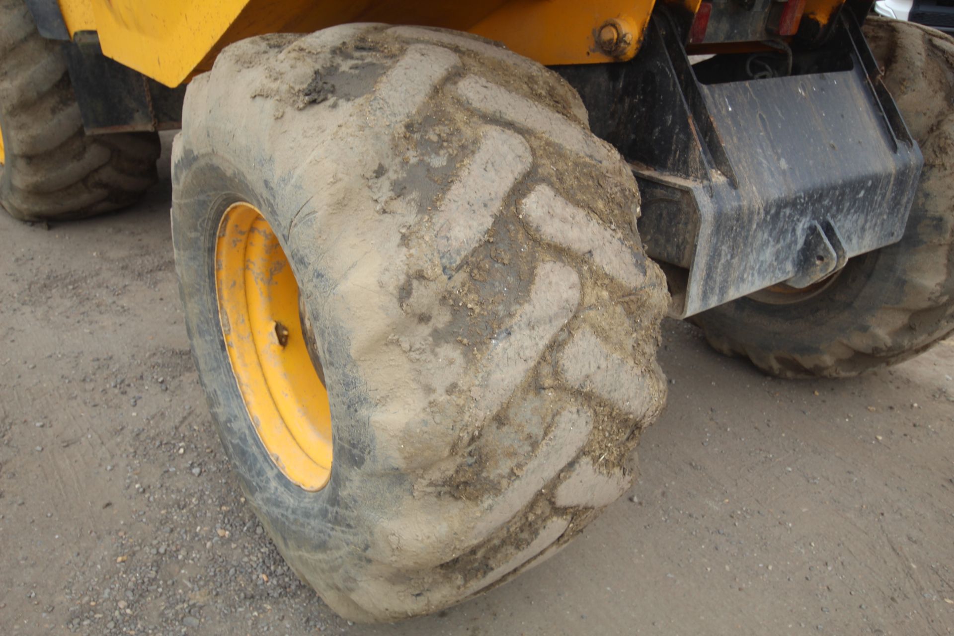JCB 714 14T 4WD dumper. 2006. 6,088 hours. Serial number SLP714AT6EO830370. Owned from new. Key - Image 29 of 108