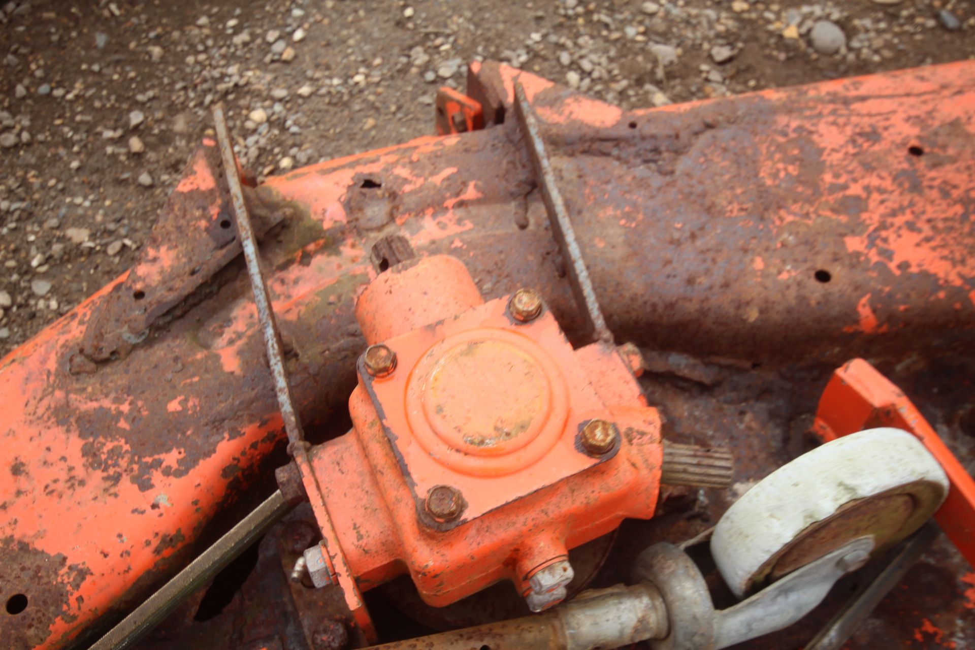 Kubota mid-mounted mower deck. - Image 5 of 6