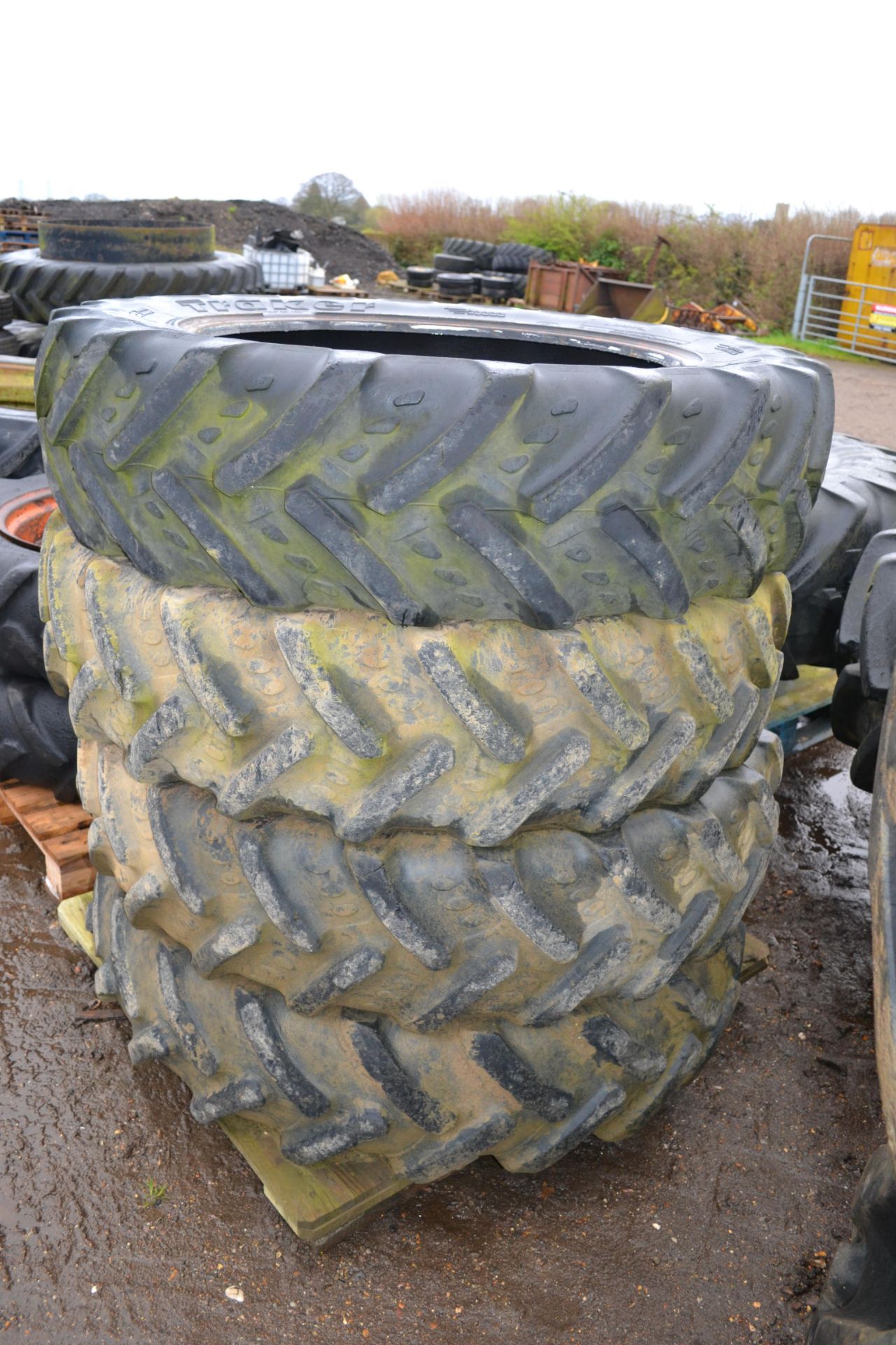 4x 320/85R32 row crop tyres to fit Bateman RB25 sprayer. One requires an inner tube. V - Image 2 of 3