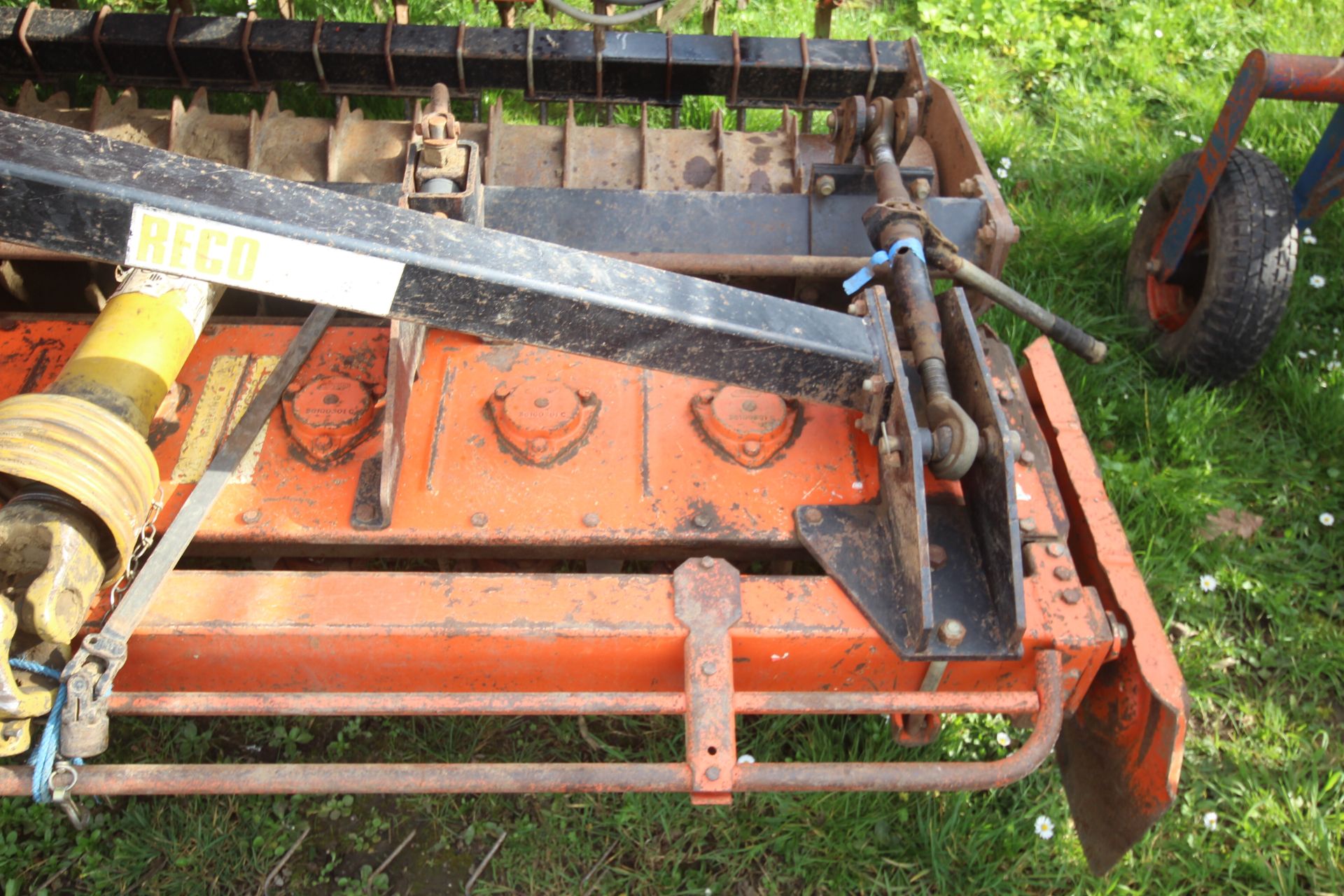 Maschio 4m power harrow. With packer. Piggybacked with Vicon LZ505 Suffolk coulter drill. 1995. With - Image 5 of 52