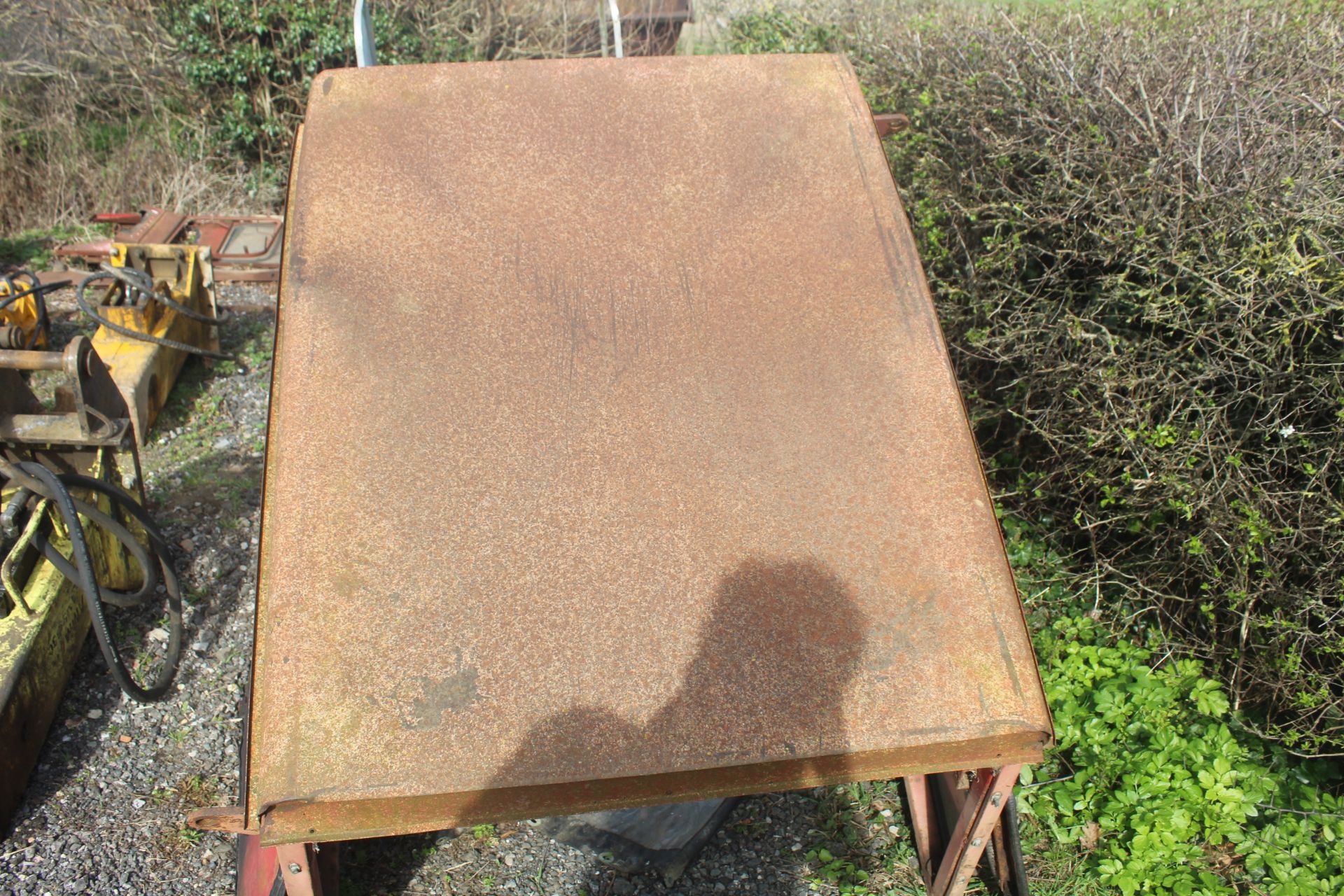 Massey Ferguson 240 cab and mudguards. - Image 6 of 16