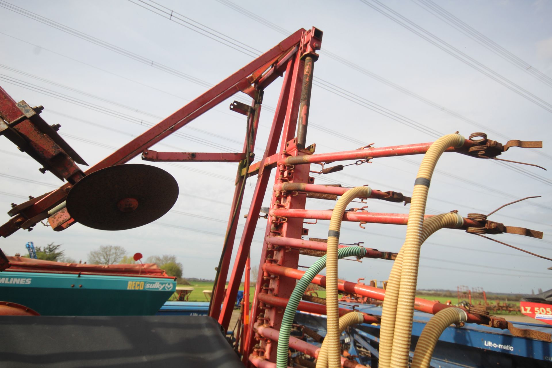 Massey Ferguson/ Vicon LZ510 hydraulic folding Suffolk coulter drill. - Image 15 of 25