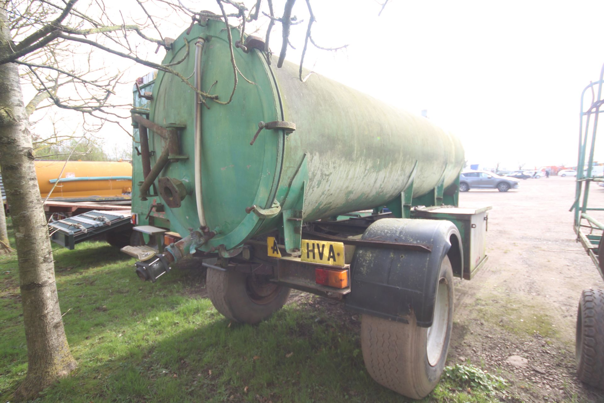 Single axle water bowser. V - Image 3 of 31