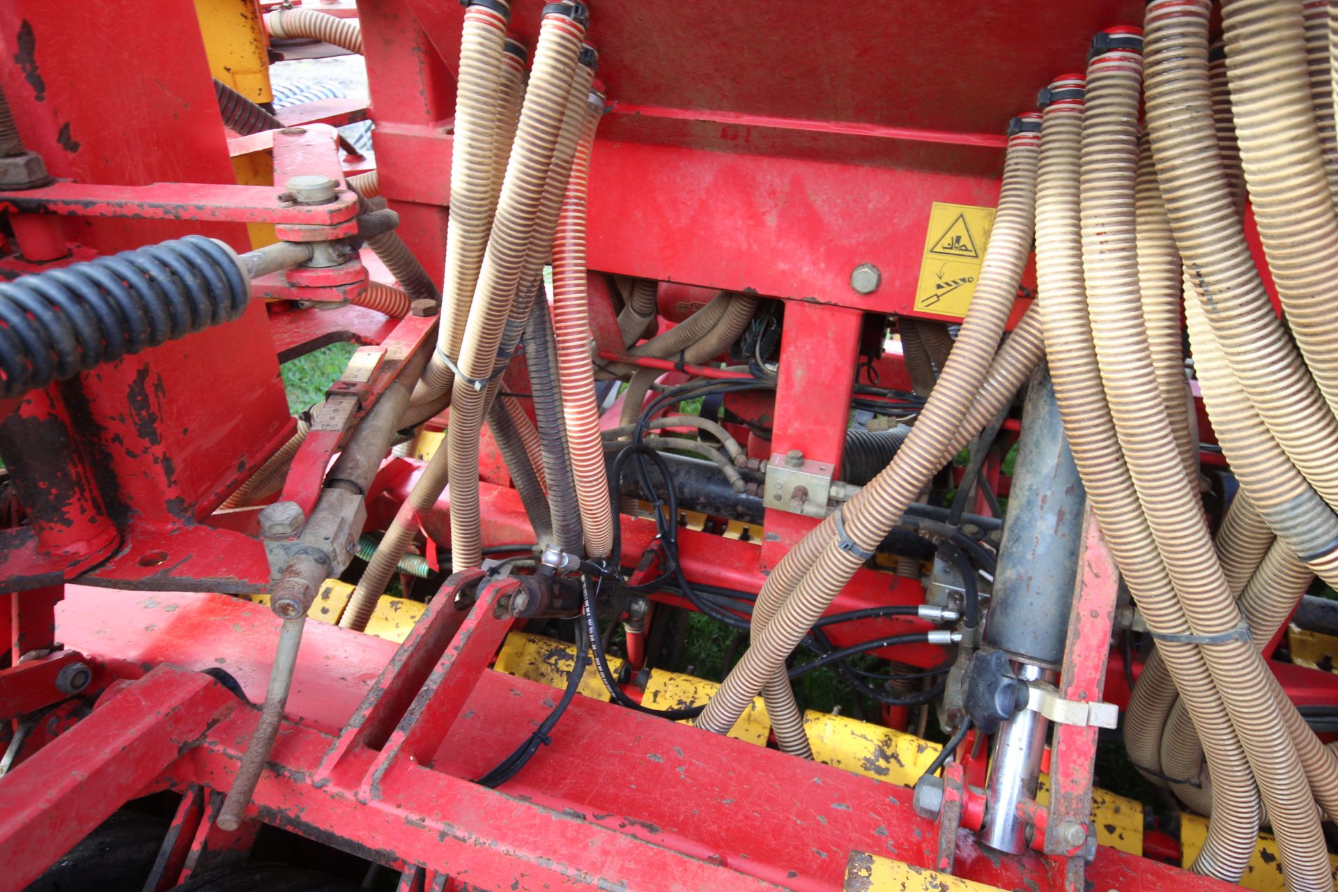 Vaderstad Rapid 400F 4m System Disc drill. With smooth tyre packer, front packer and spares. Control - Image 30 of 56