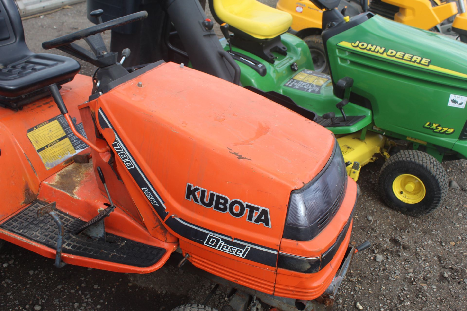 Kubota G1600 diesel hydrostatic garden tractor. Key held. - Bild 10 aus 20