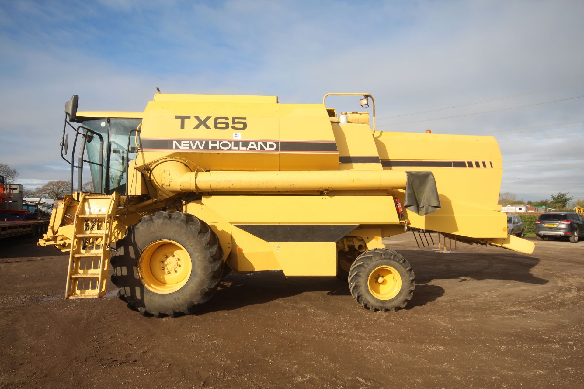 New Holland TX65 5 straw walker combine harvester. Registration N887 SKS. Date of first registration - Image 2 of 163