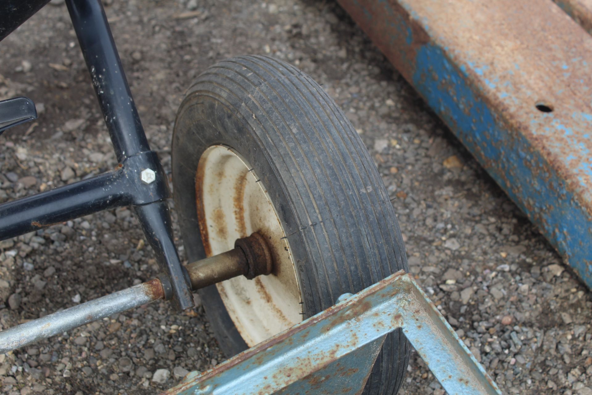 Trailed seed spreader for ride-on mower. - Image 8 of 9