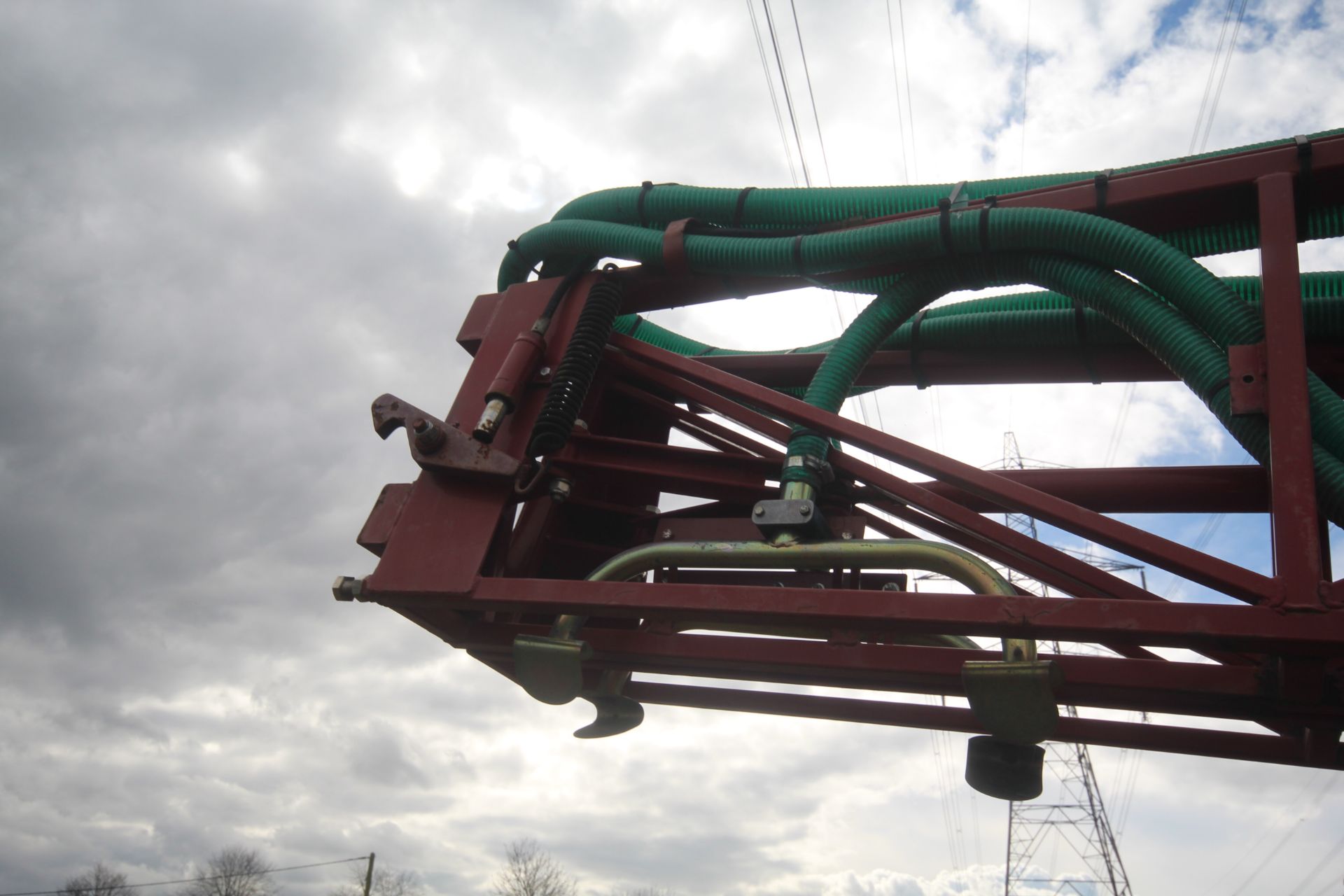 18m mounted Avadex applicator. With sections to increase to 22m and Techneat heavy duty fan which - Image 13 of 32