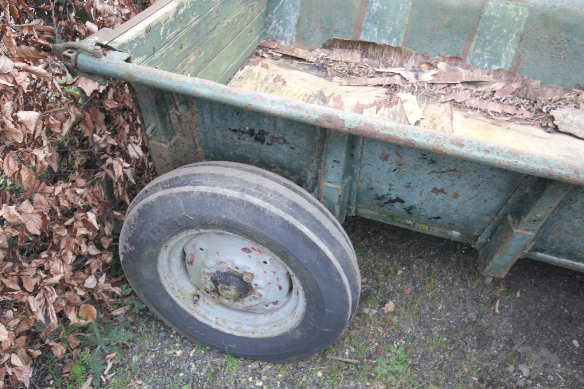 Ferguson LJEA-40 30cwt tipping trailer. Badged. Serial number 1371. For restoration. - Image 12 of 16